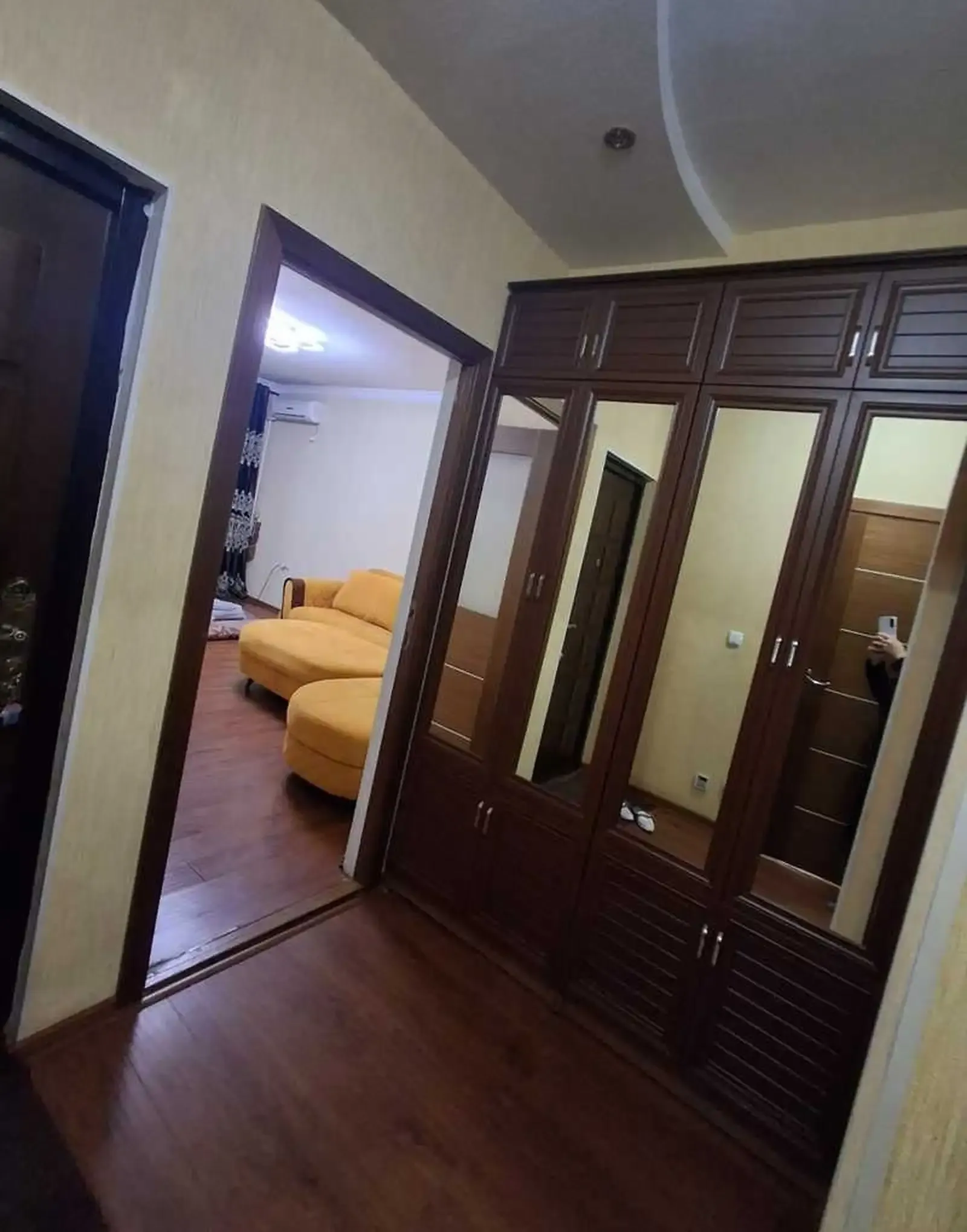 2-комн. квартира, 2 этаж, 70м², 91 мкр, Поликлиникаи 10