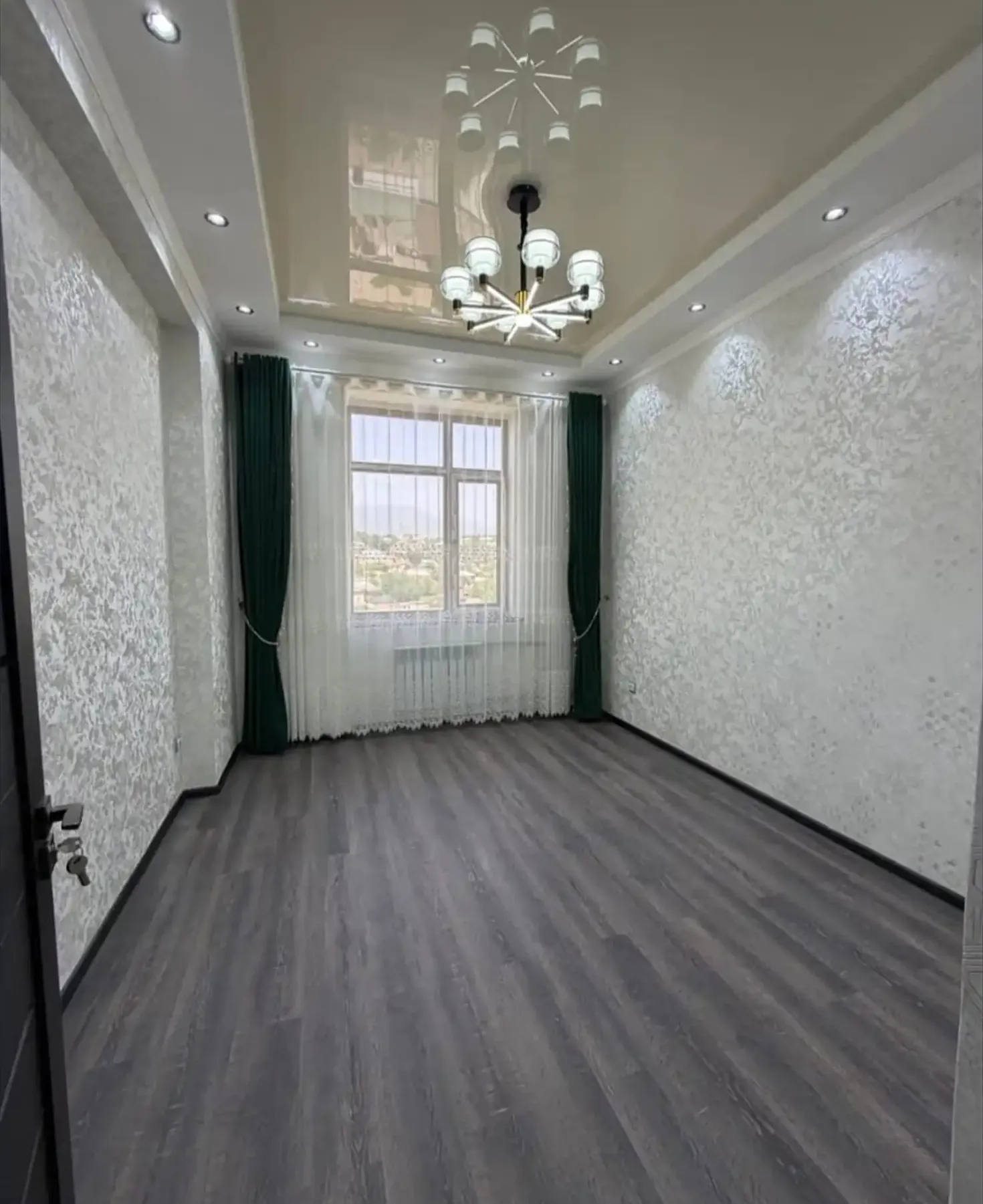 3-комн. квартира, 14 этаж, 100м², Шохмансур