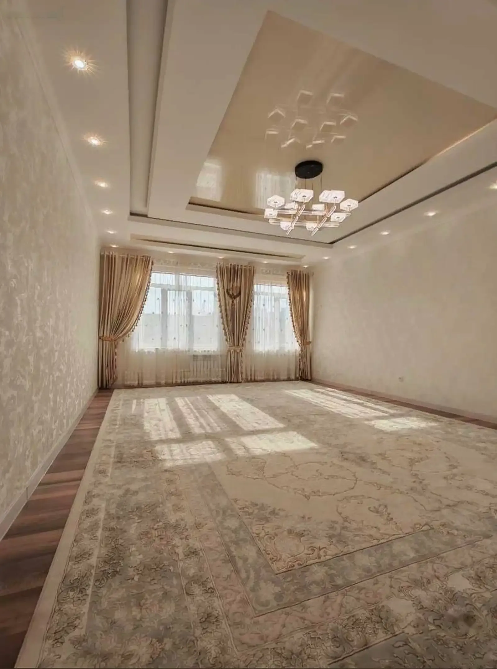 3-комн. квартира, 2 этаж, 100 м², Сино