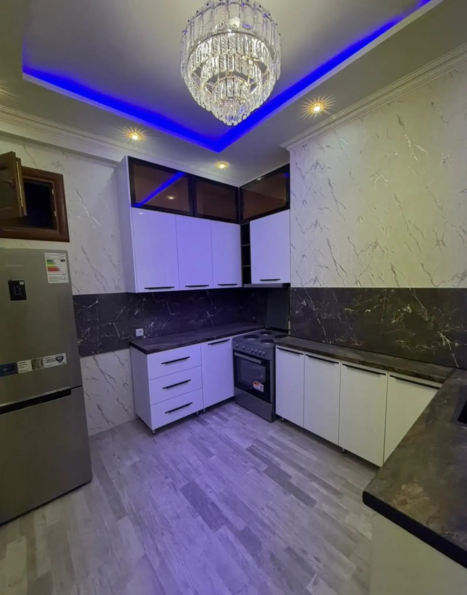 3-к квартира, 3 этаж, 98 м², 33 мкр