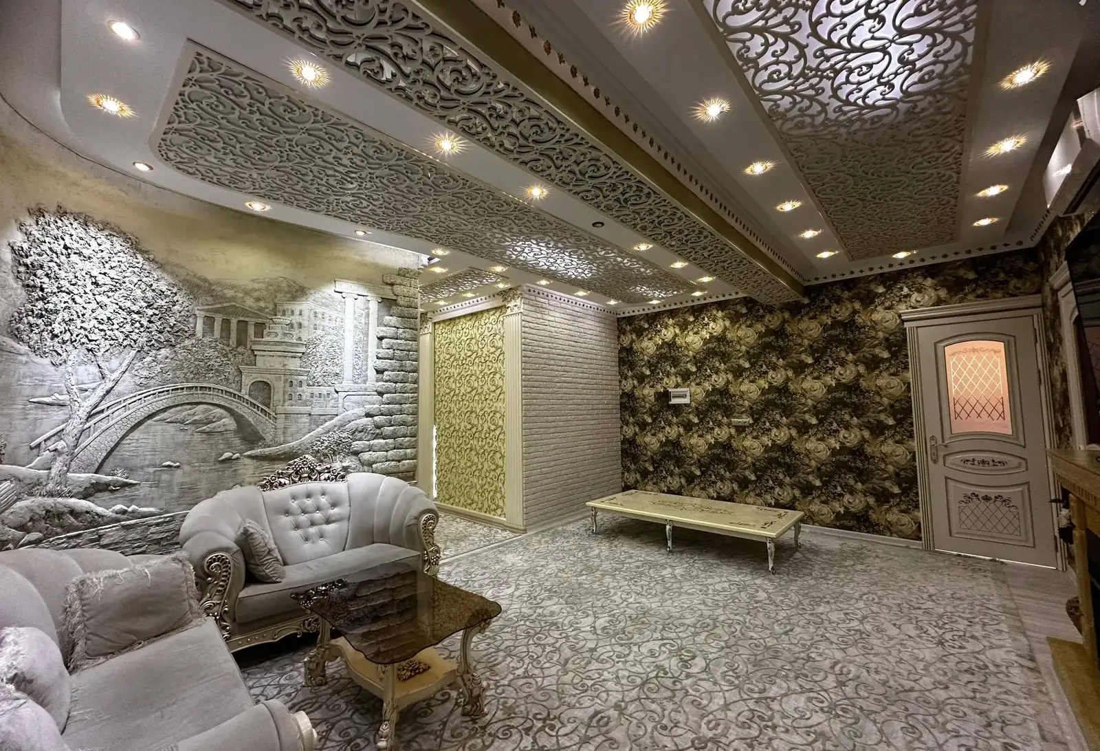 4-комн. квартира, 4 этаж, 151 м²,   112мкр