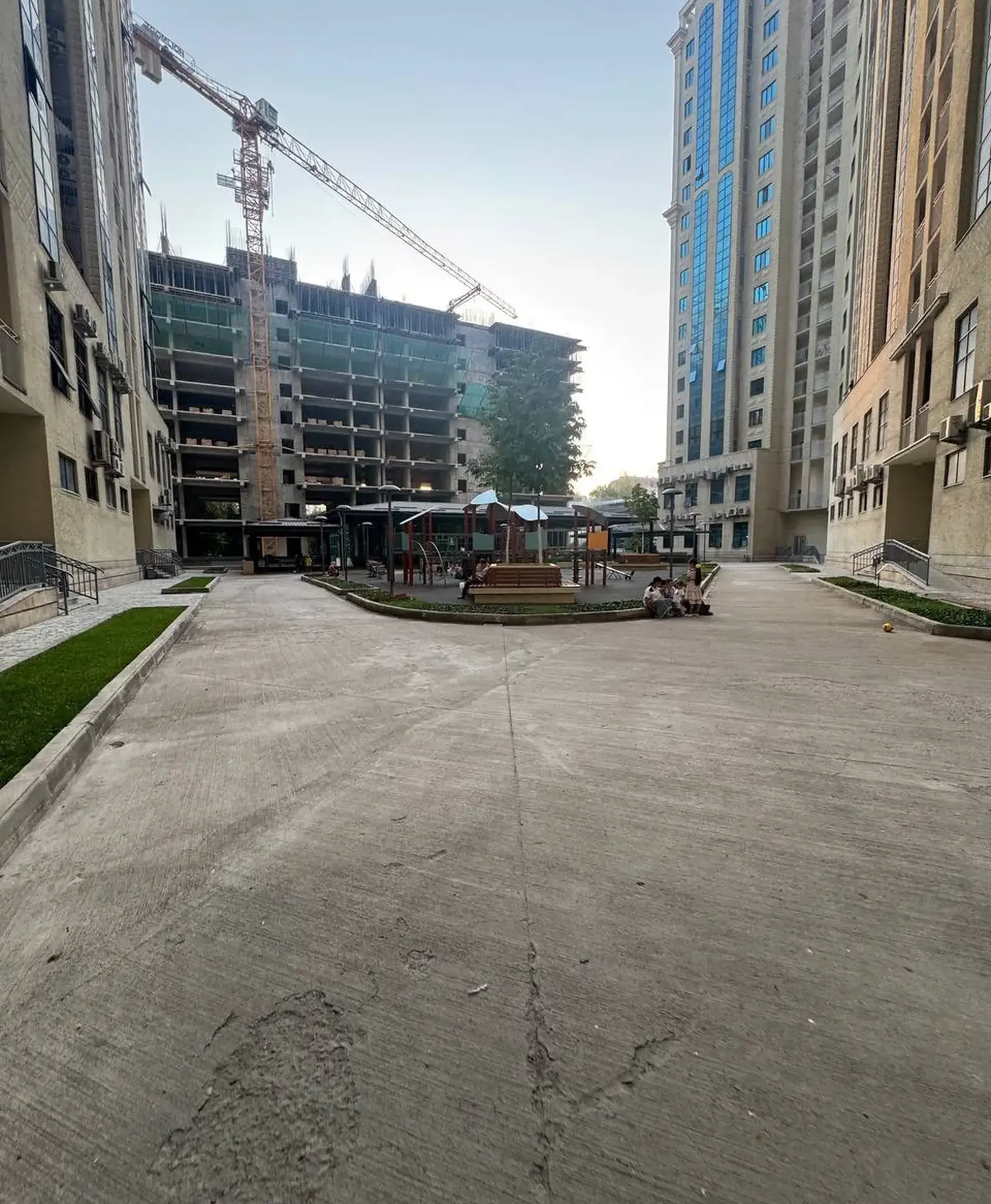 3-комн. квартира, 7 этаж, 135 м², Исмоили Сомони Овир,Пули Сангин