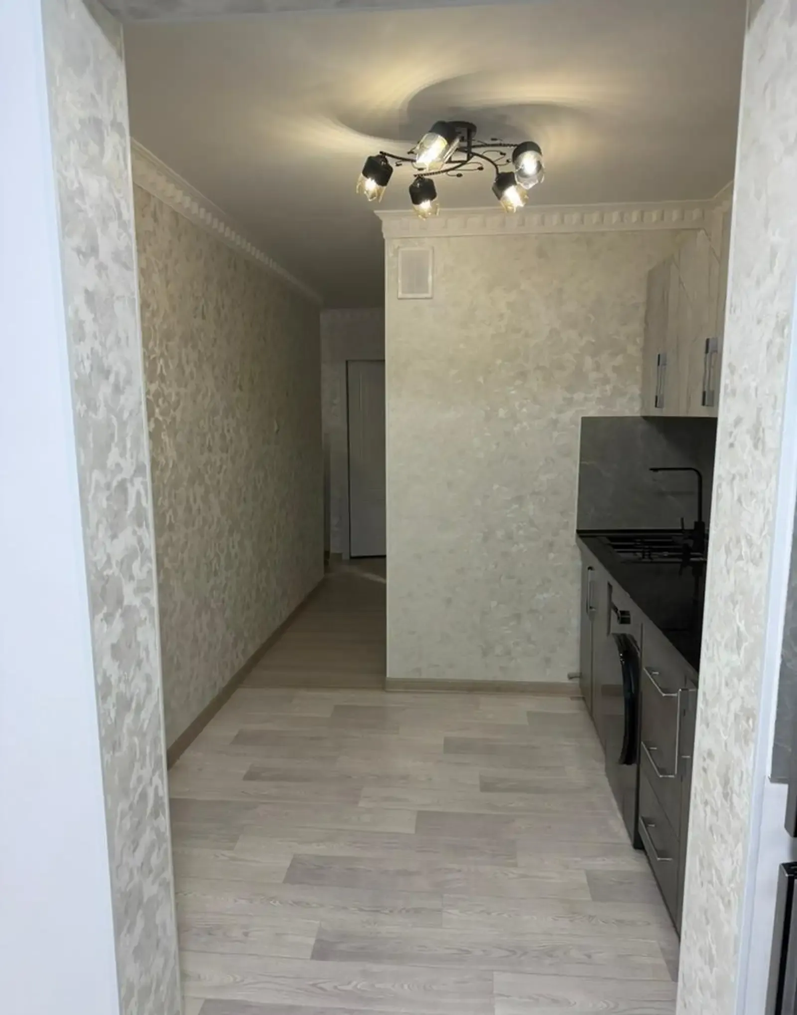 3-комн. квартира, 4 этаж, 68м², Профсоюз, главный Ёвар