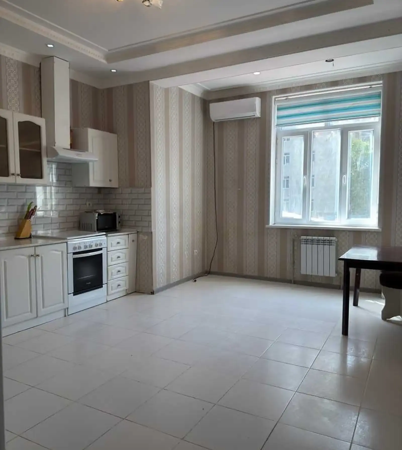 3-комн. квартира, 4 этаж, 120м², Хусейнзода 33/2