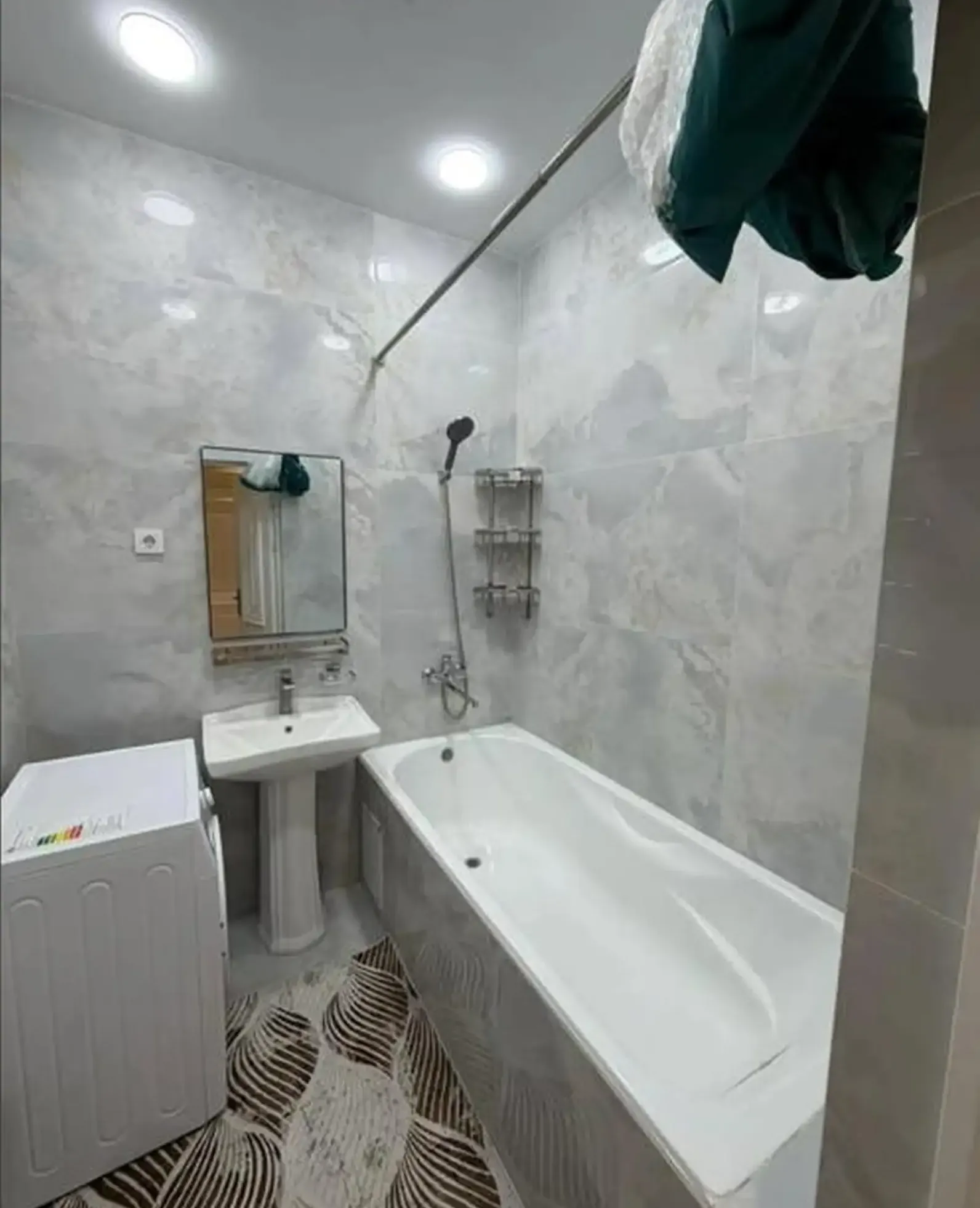 3-комн. квартира, 3 этаж, 100м², Фирдавси