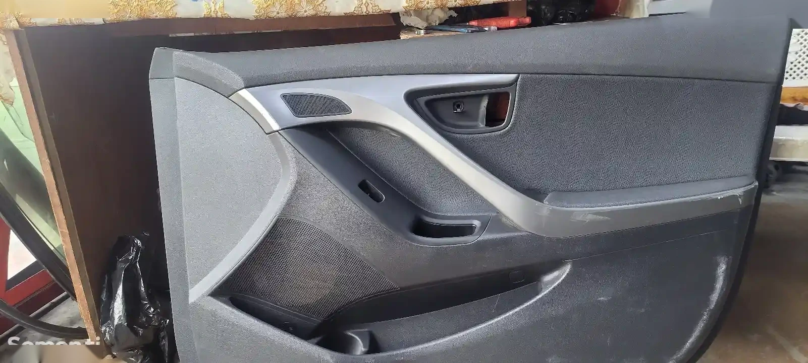 Обшивка двери на Hyundai