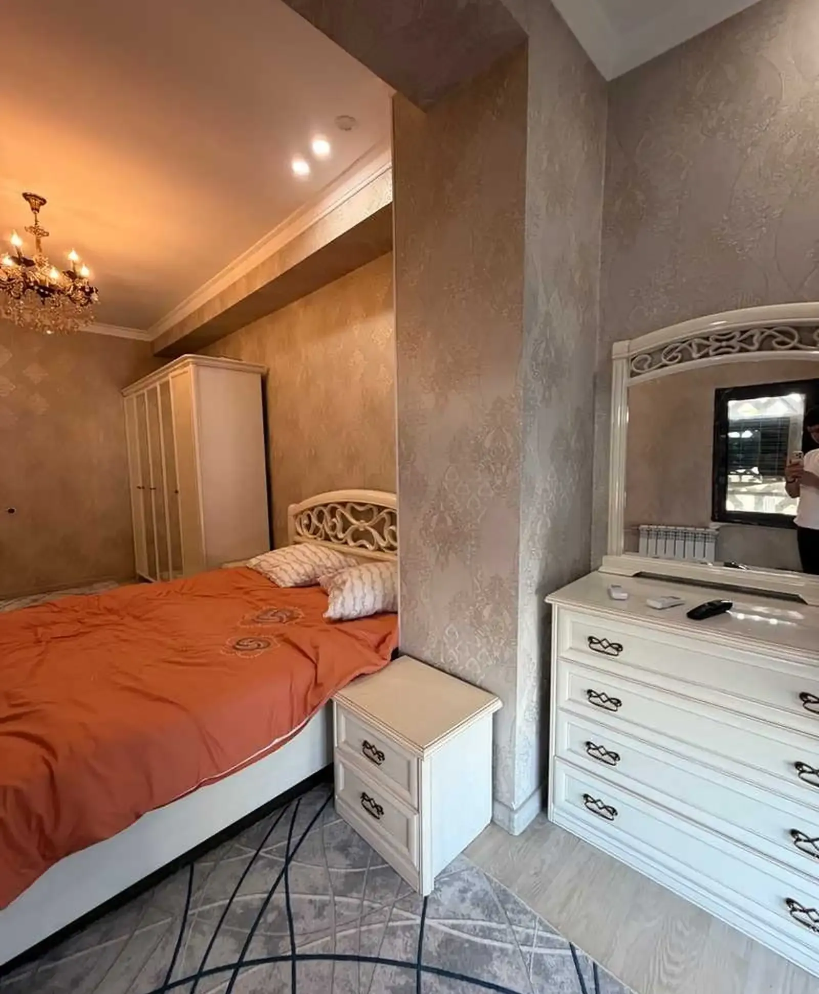 2-комн. квартира, 9 этаж, 82м², Ёқут 2000,Доми Зирбак