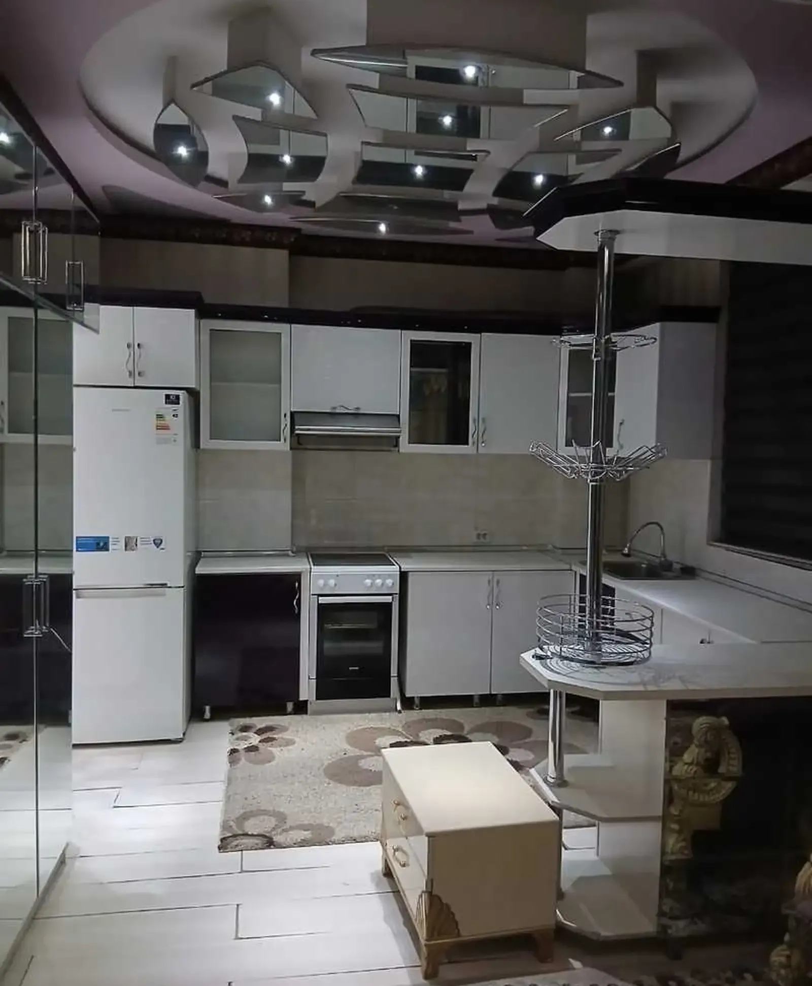 2-комн. квартира, 3 этаж, 65м², Ҷал Ҷам