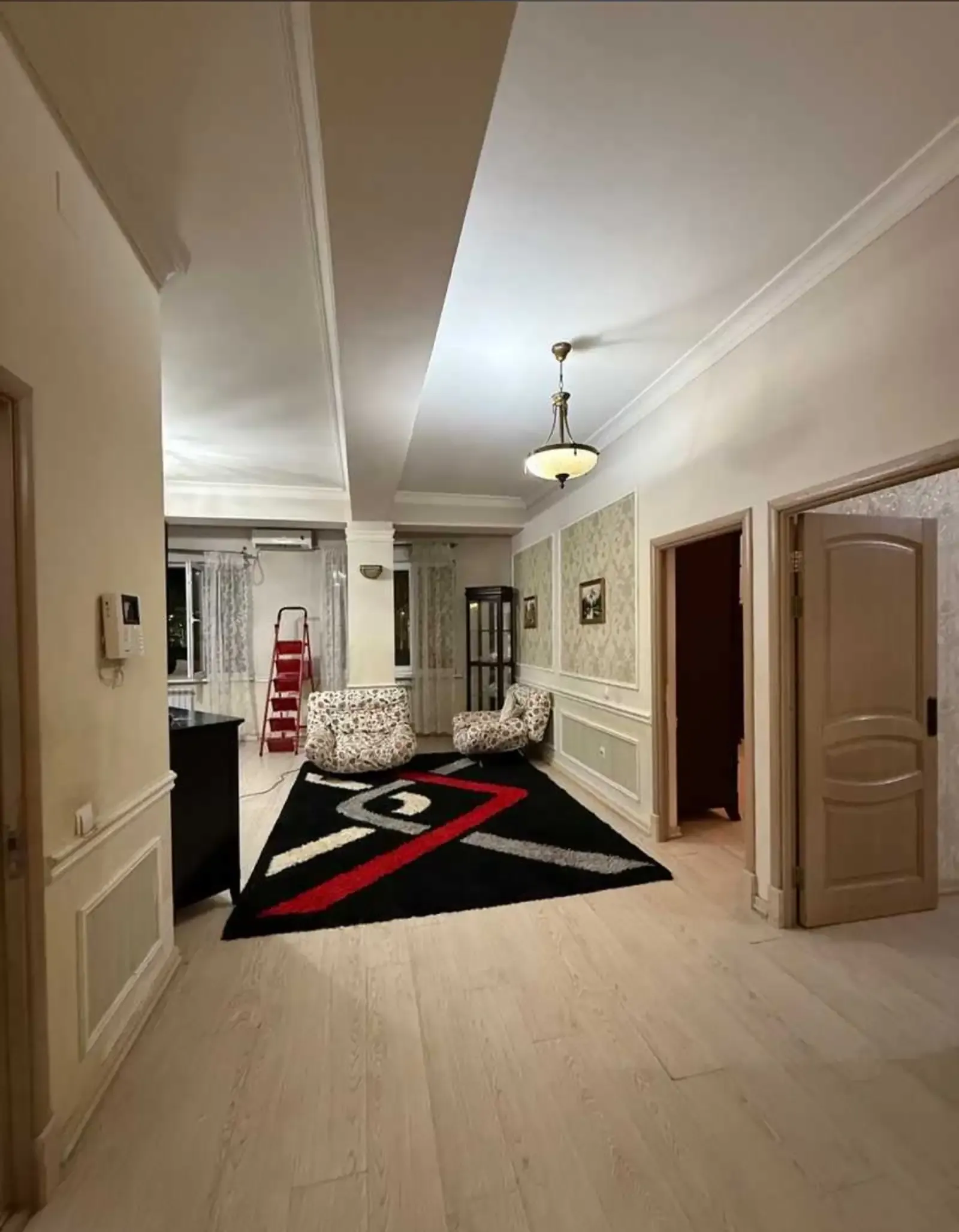 3-комн. квартира, 2 этаж, 100м², Сино