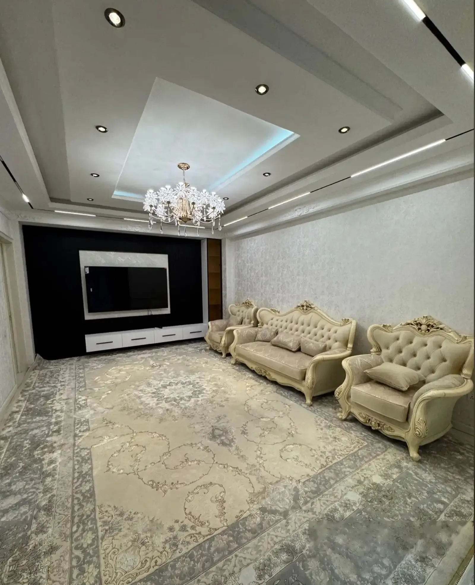 3-комн. квартира, 2 этаж, 125м², Сино