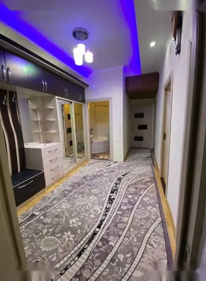3-комн. квартира, 2 этаж, 100м², Сино