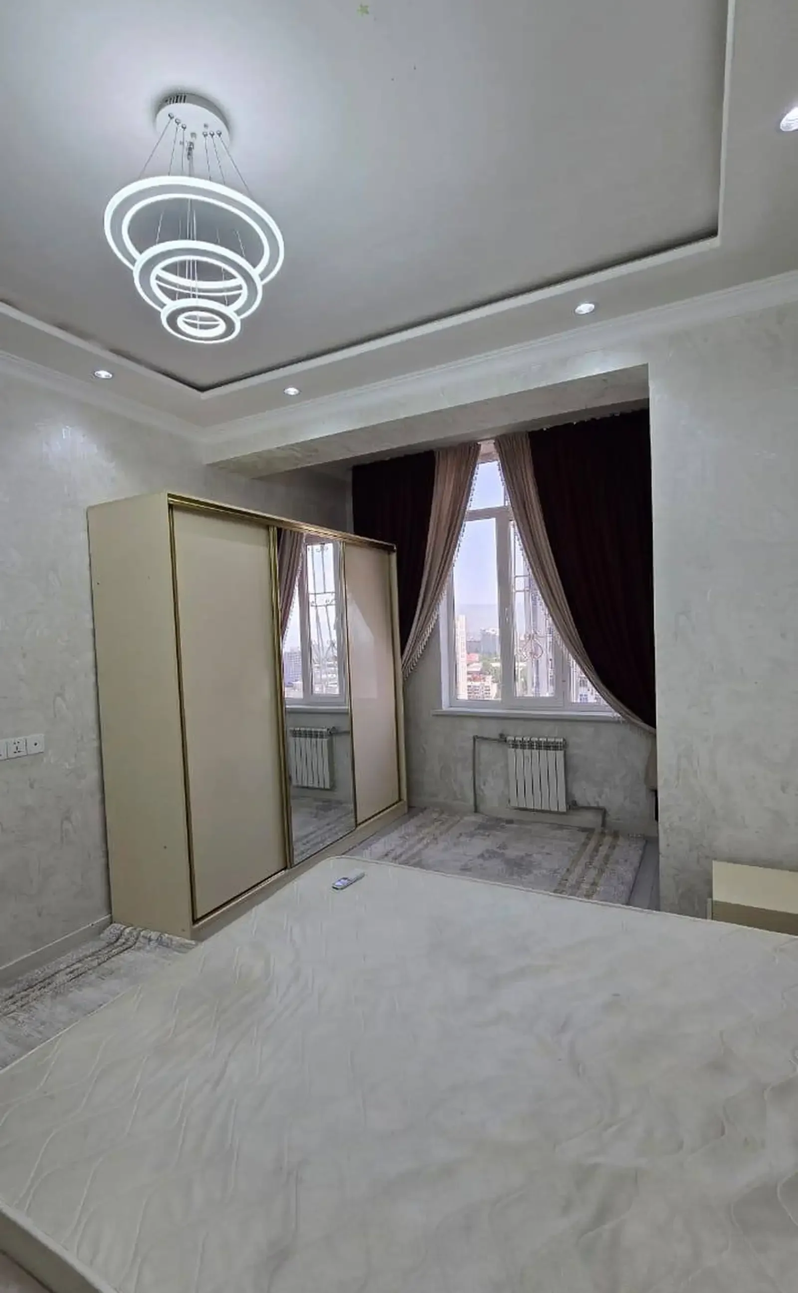 3-комн. квартира, 16 этаж, 88 м², Фирдавси Маладёжни