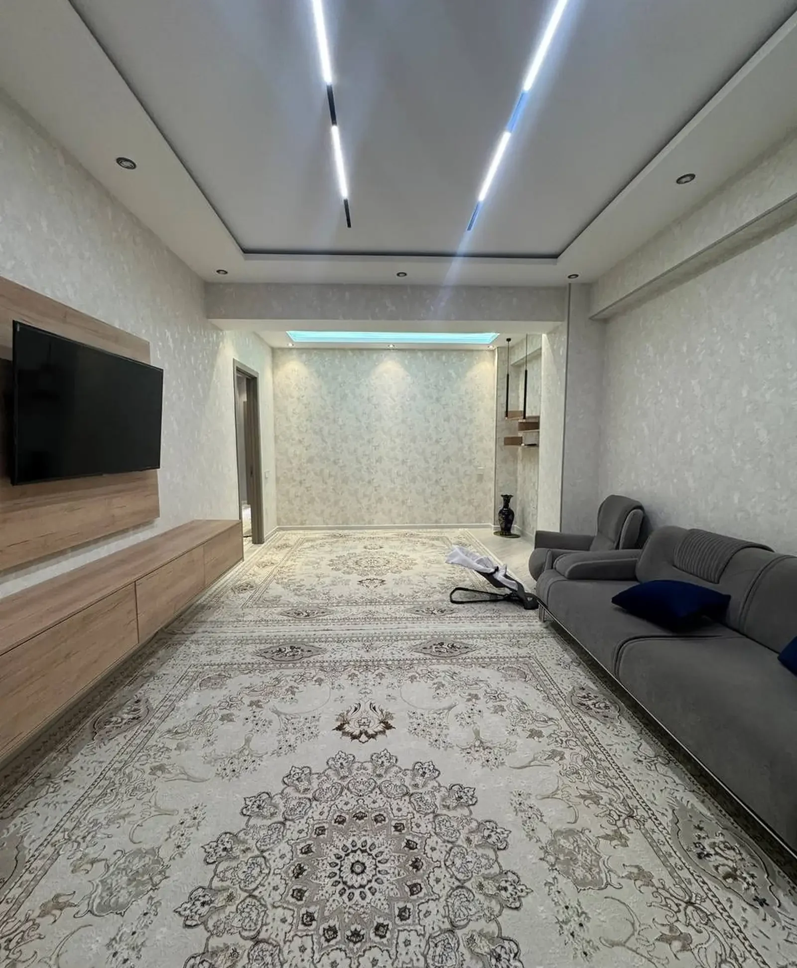 3-комн. квартира, 7 этаж, 135 м², Исмоили Сомони Овир,Пули Сангин