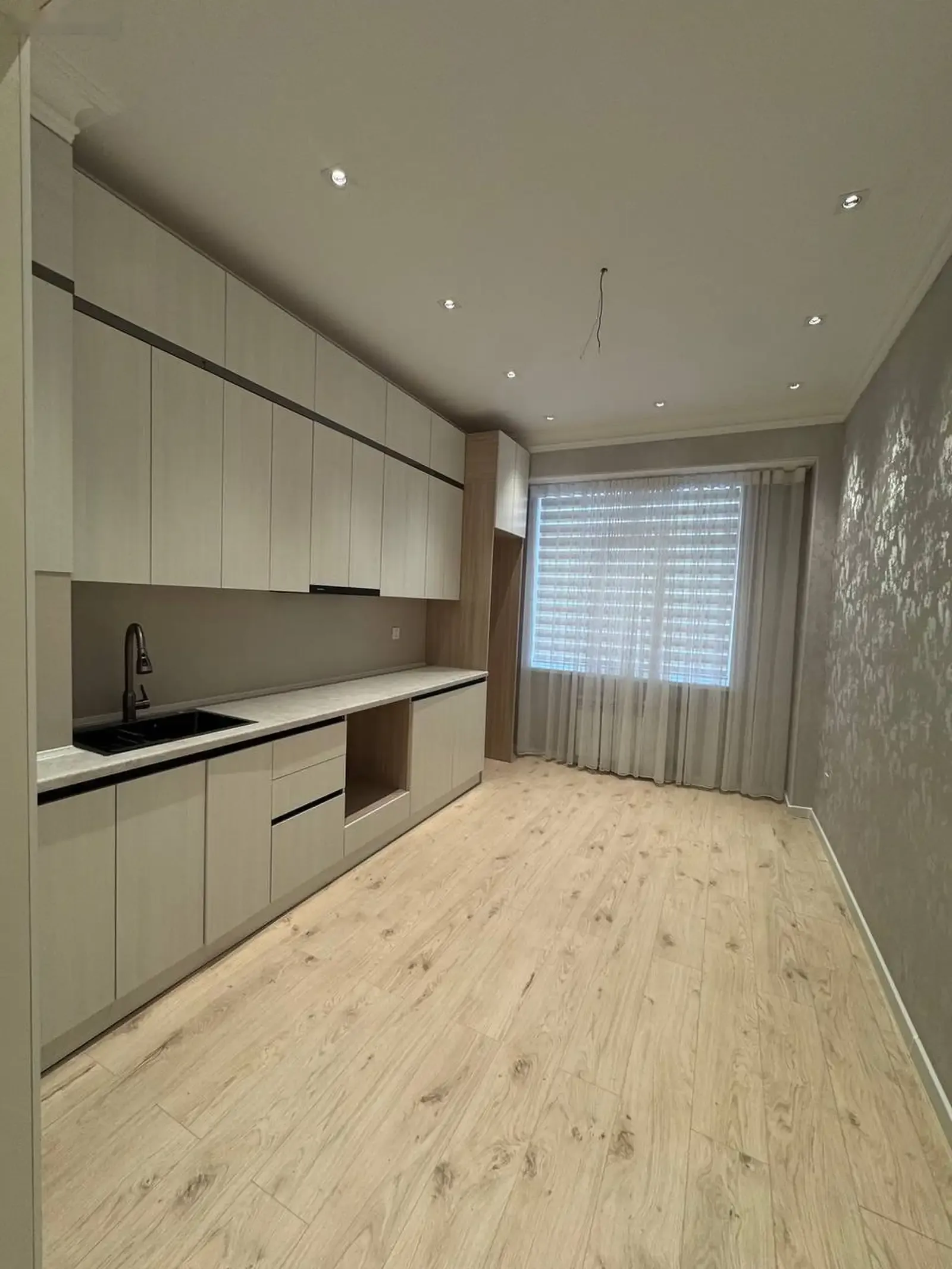 2-комн. квартира, 11 этаж, 74 м², Сино