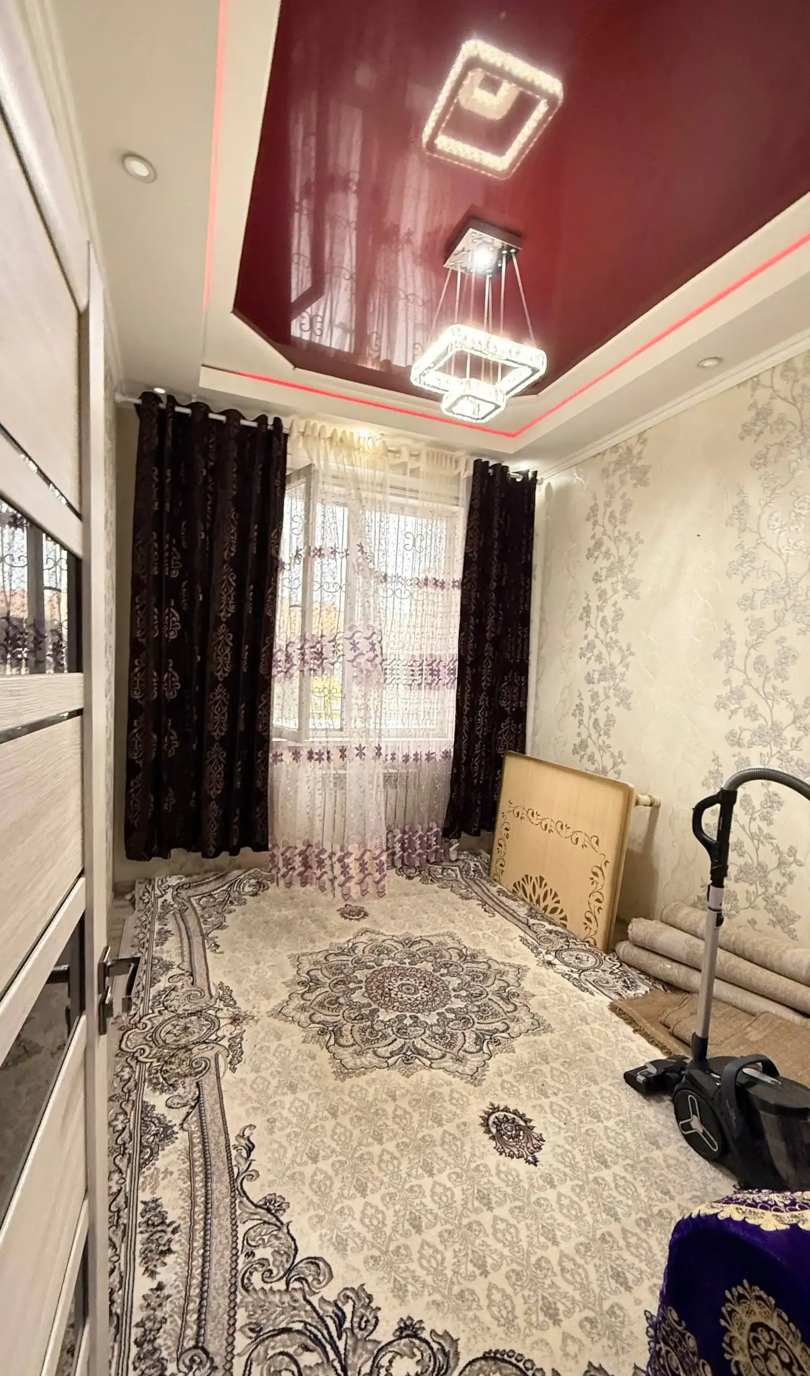 3-комн. квартира, 1 этаж, 85 м²,   102мкр