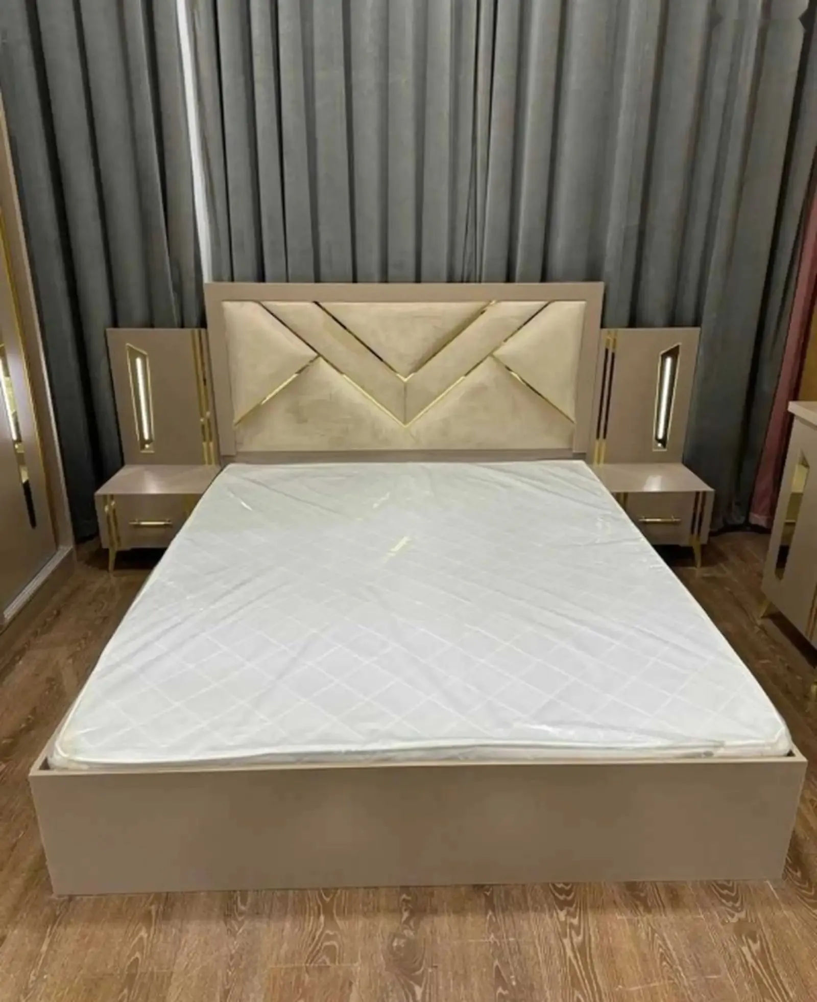 Спальный гарнитур