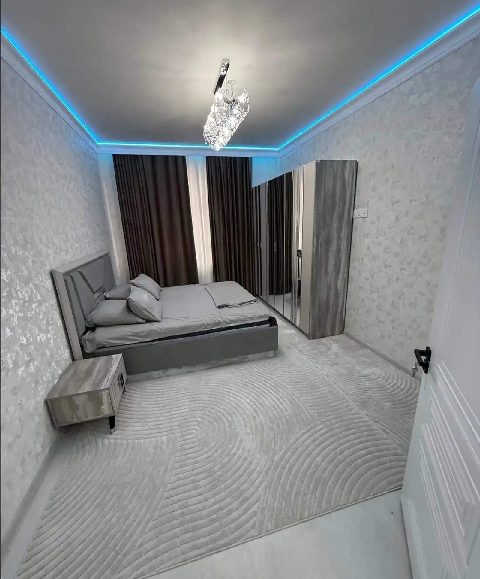 2-комн. квартира, 19 этаж, 84м², Шохмансур