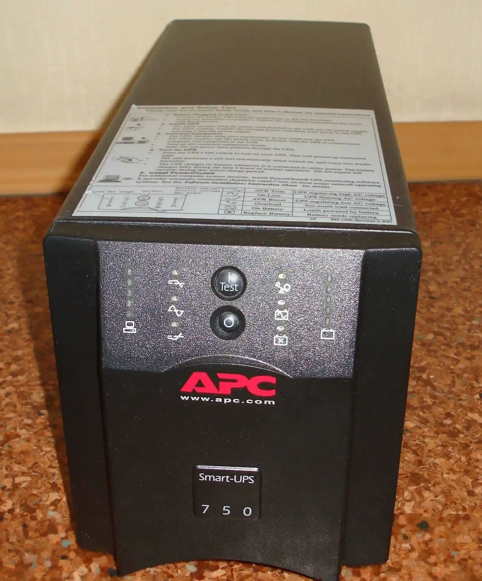 Источник бесперебойного питания АРС 750 Smart