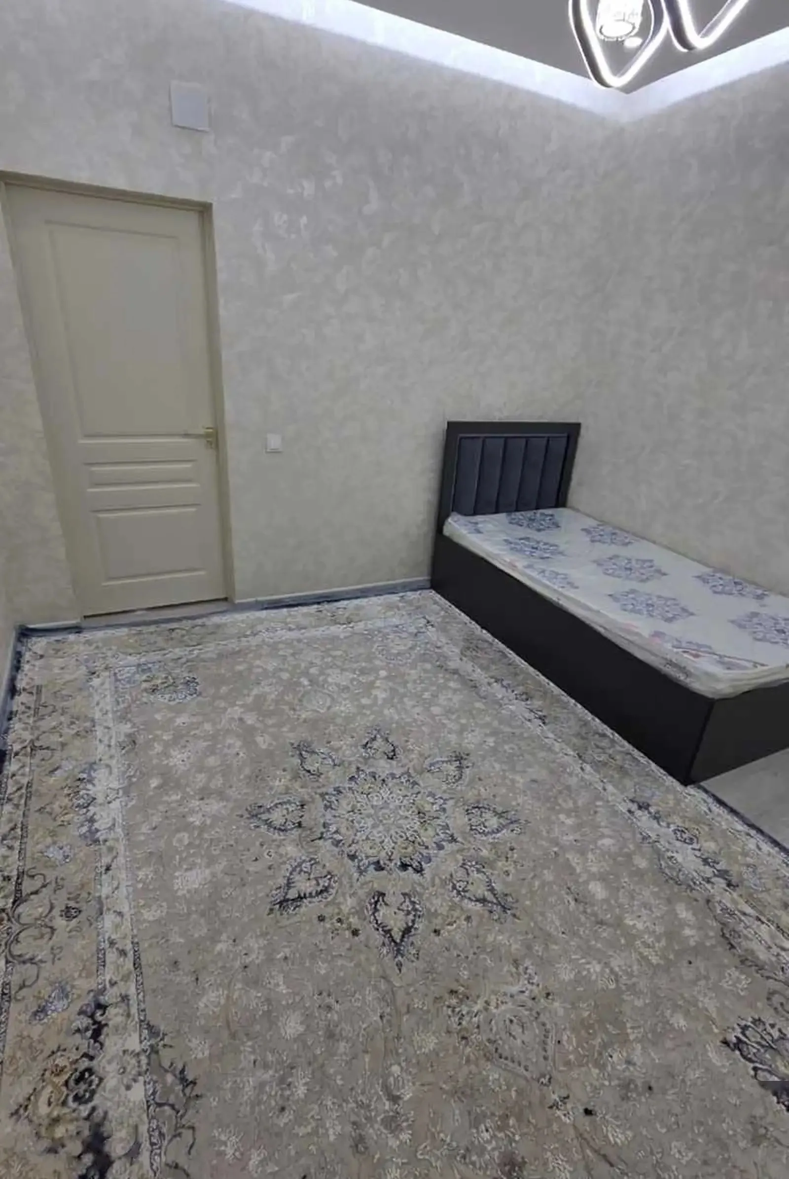 2-комн. квартира, 10 этаж, 70м², Шохмансур