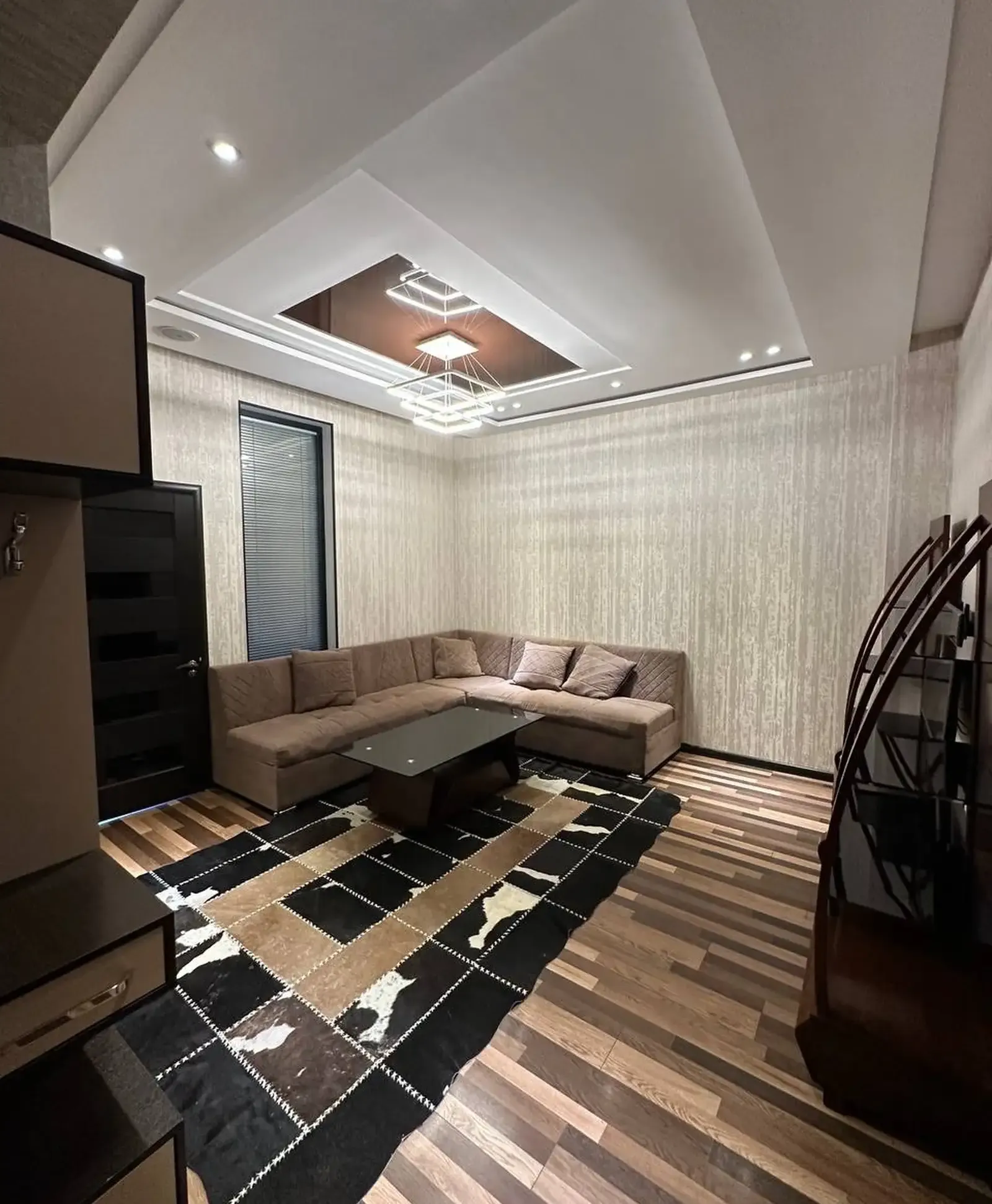 1-комн. квартира, 15 этаж, 53 м², 4 Рохаи Спартак,Симург