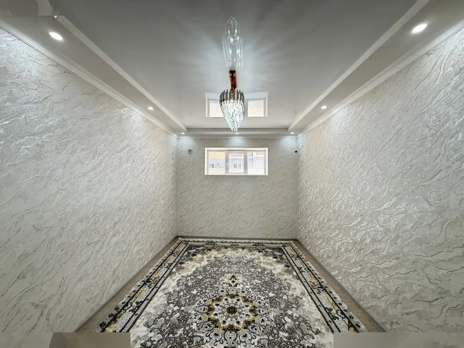 2-комн. квартира, Цокольный этаж, 68 м², 8 мкр — фото 4