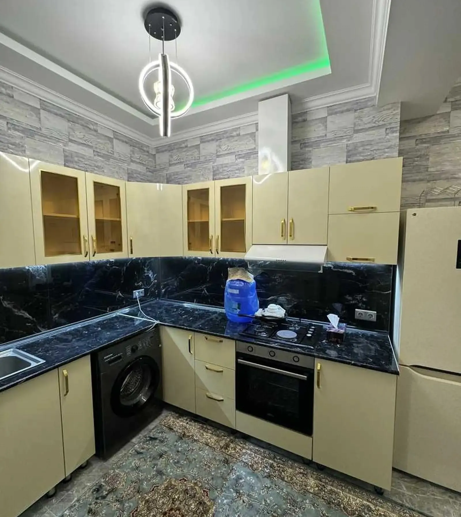 2-комн. квартира, 5 этаж, 60м², Сино