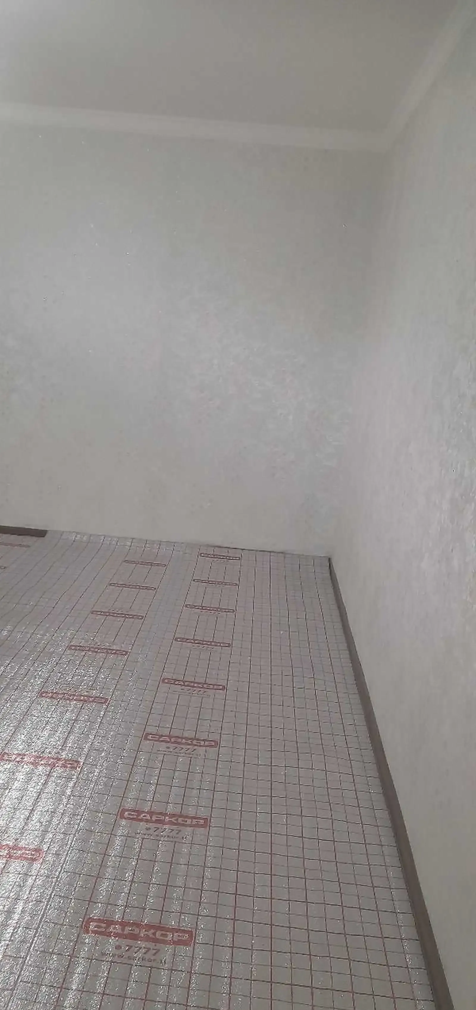2-комн. квартира, 1 этаж, 75м², гардиши 104