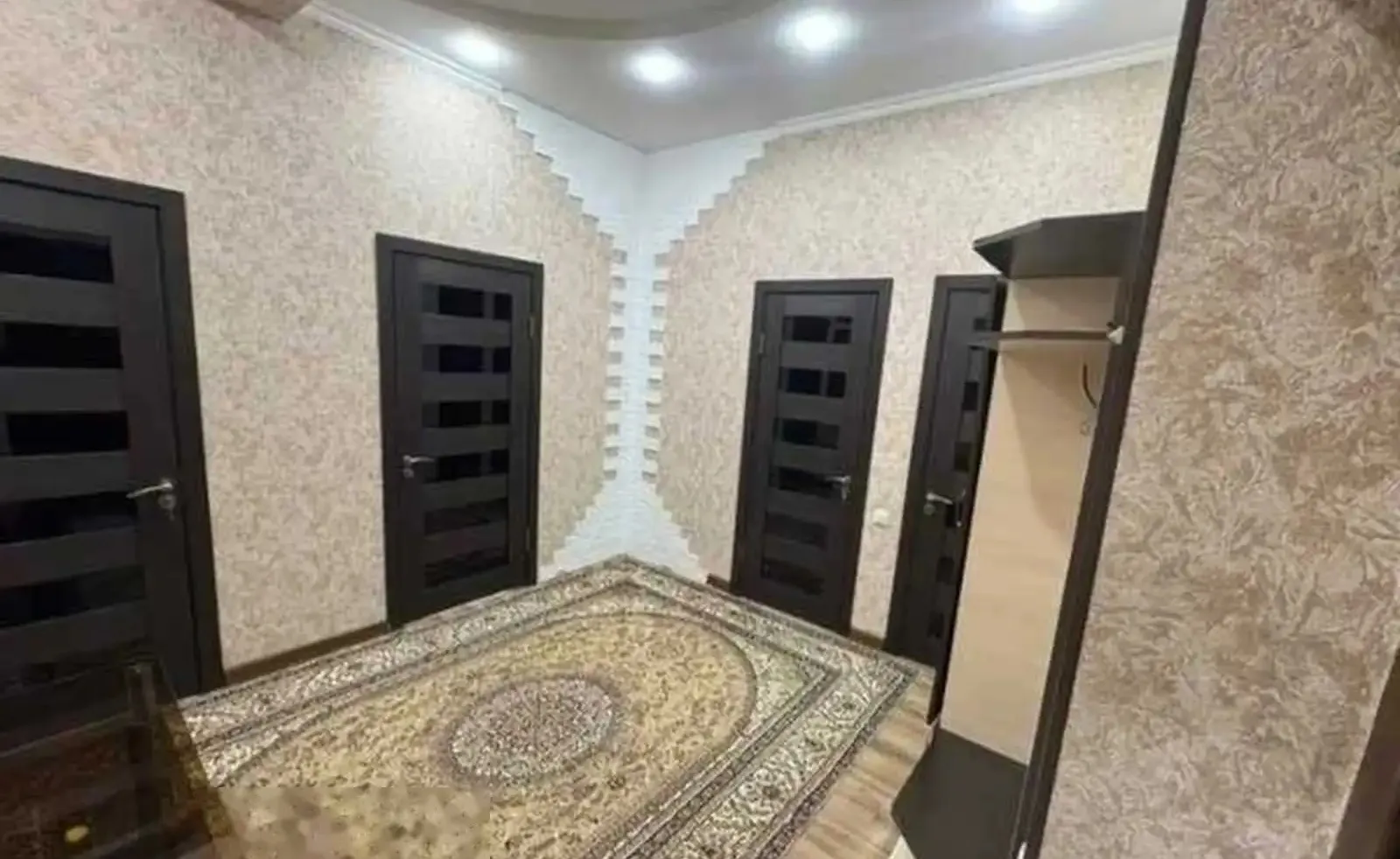 2-комн. квартира, 10 этаж, 60м², голубой экран