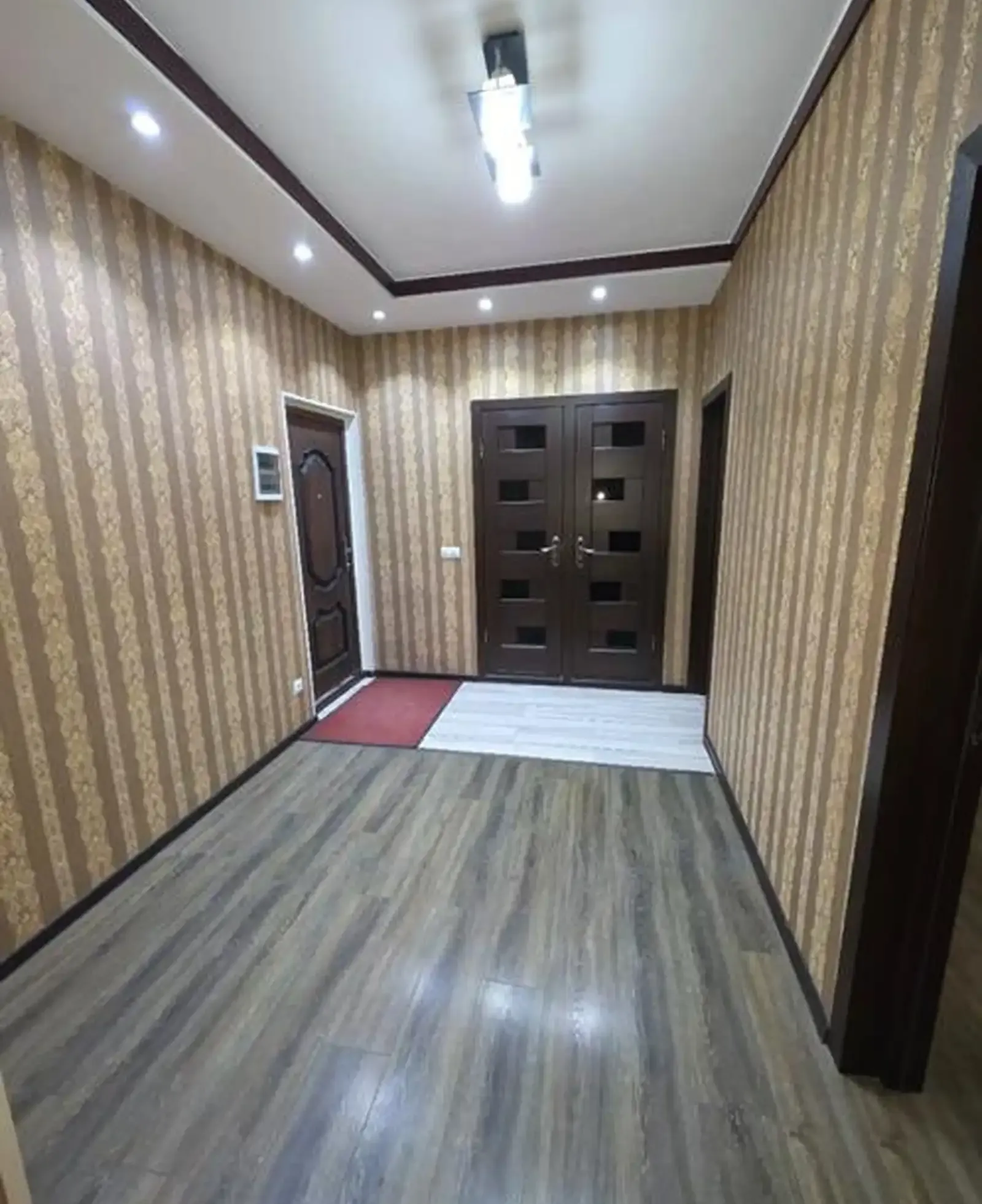 4-комн. квартира, 1 этаж, 104м², Сино