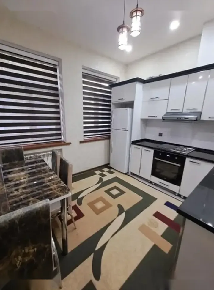 3-комн. квартира, 1 этаж, 92м², Сино
