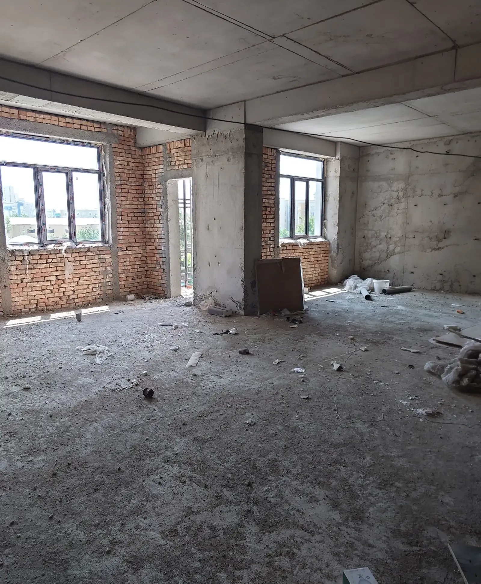 2-комн. квартира, 18 этаж, 103 м², Фирдавси