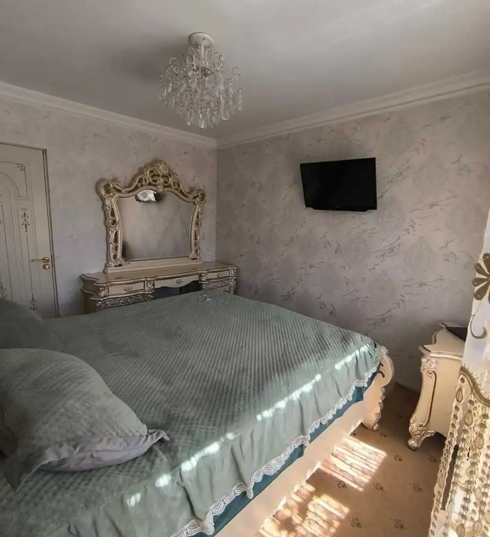 5-комн. квартира, 3 этаж, 90 м², Фирдавси