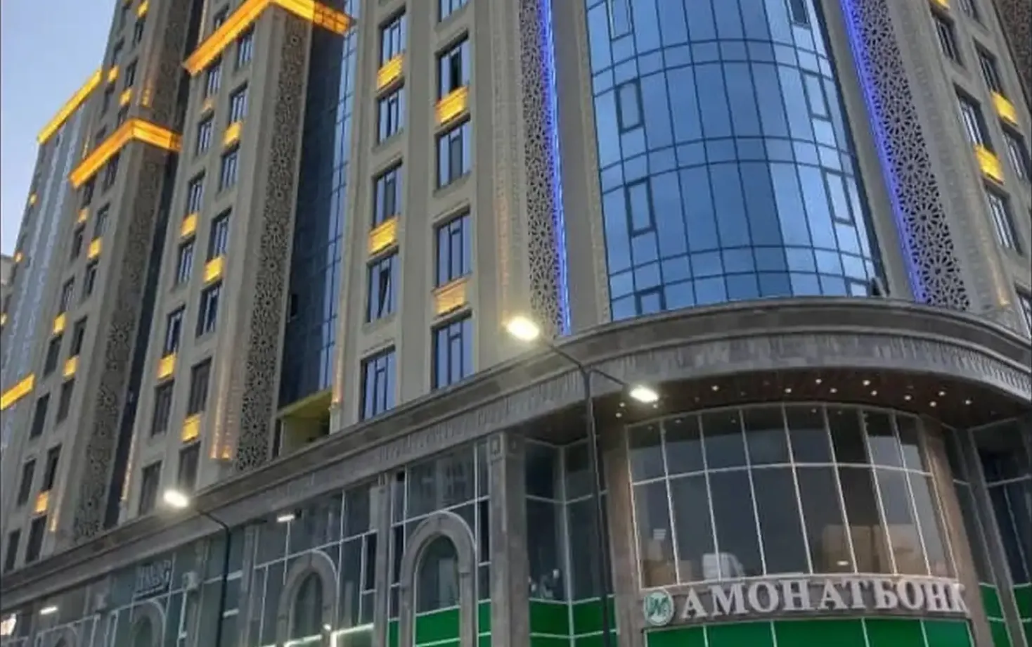 2-комн. квартира, 15 этаж, 53м², Шохмансур
