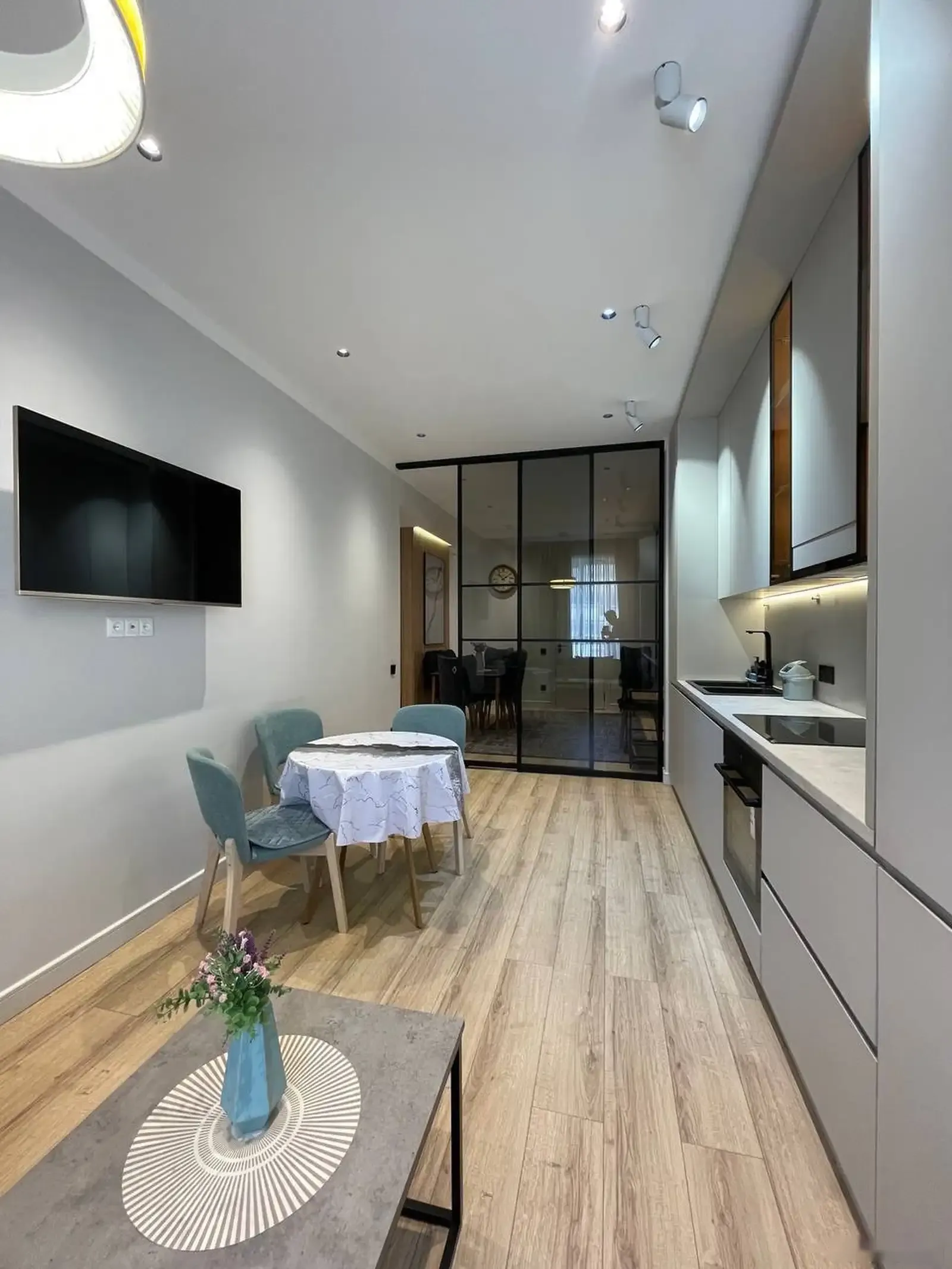 2-комн. квартира, 17 этаж, 73 м², Шохмансур