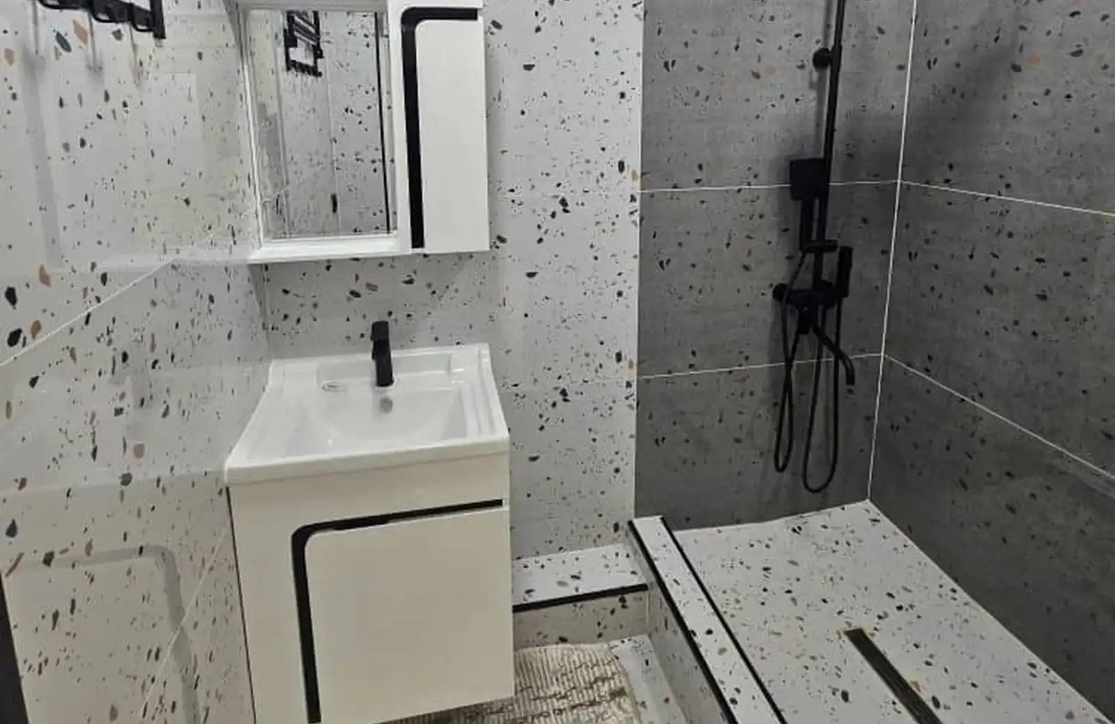 2-комн. квартира, 3 этаж, 77 м², Сино