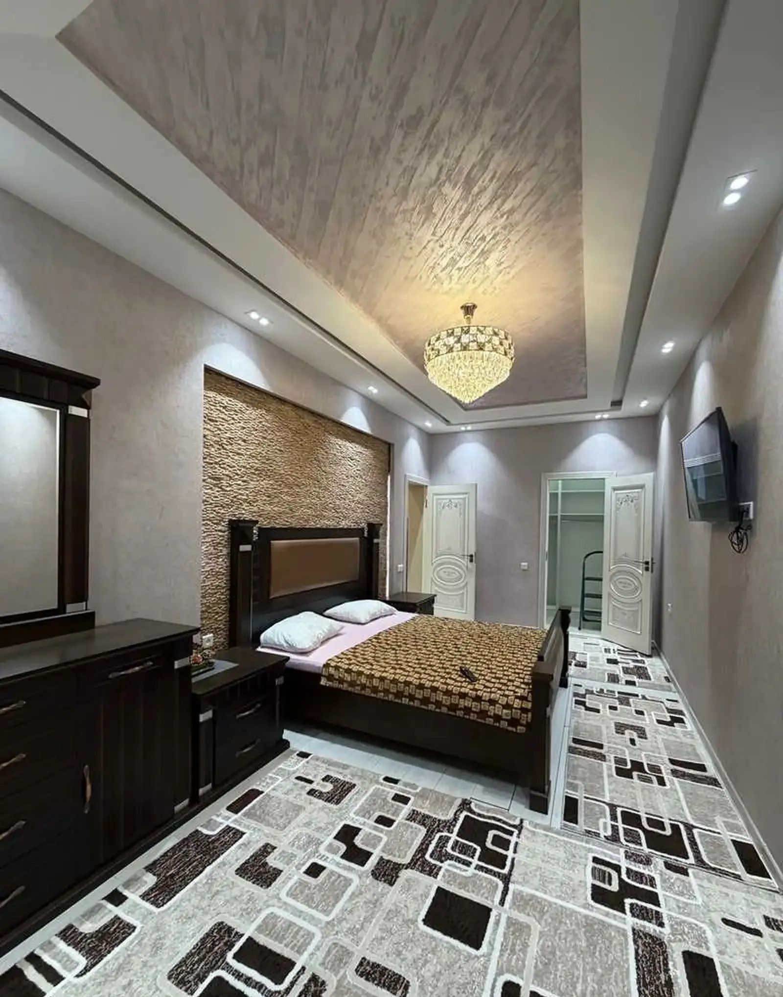 3-комн. квартира, 5 этаж, 96м², Шоҳмансур, Танка