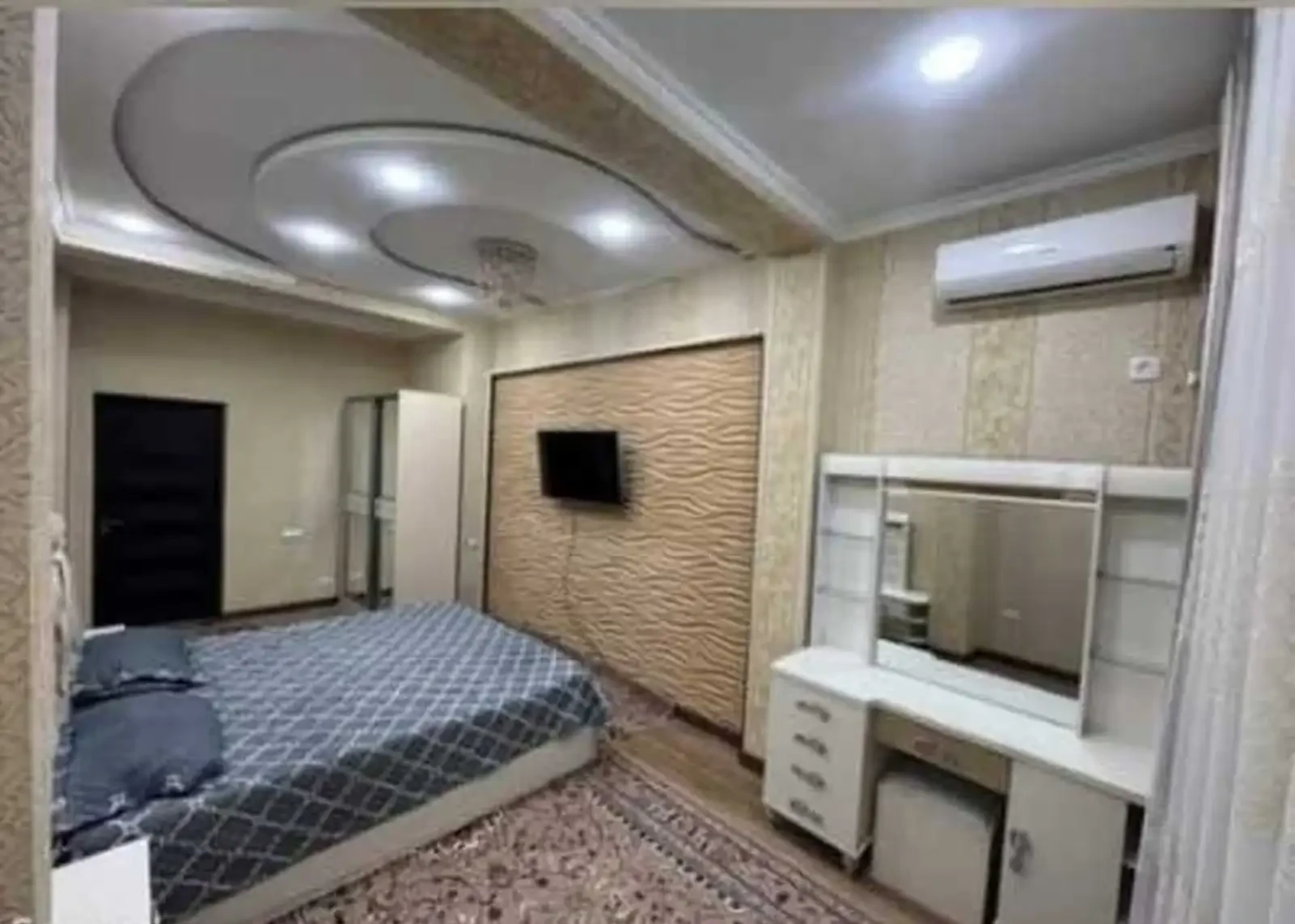 2-комн. квартира, 10 этаж, 70м², Голубой Экран