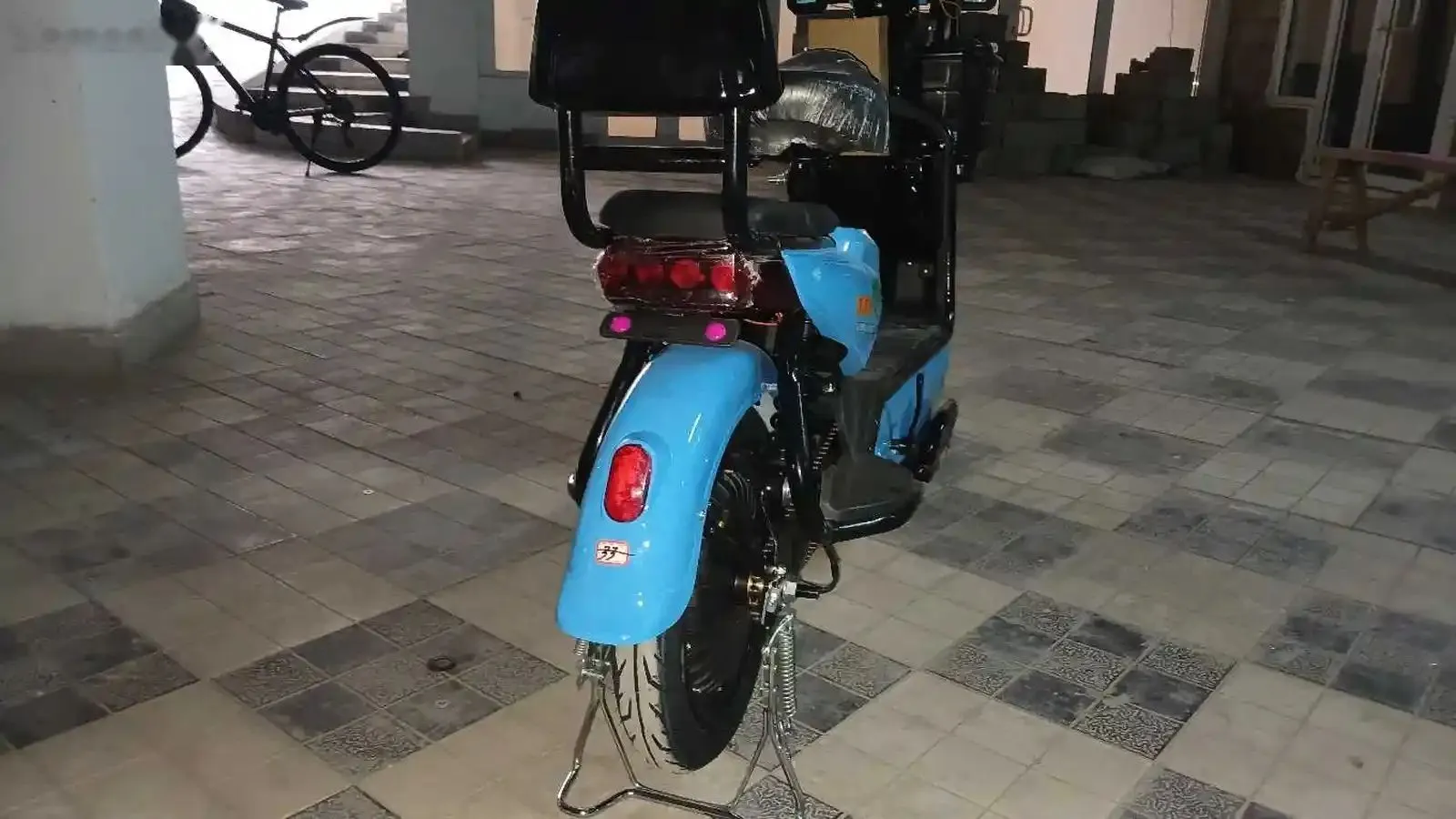 Скутер электронный