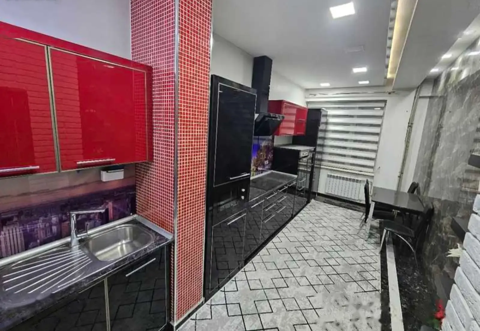 3-комн. квартира, 3 этаж, 100м², сино