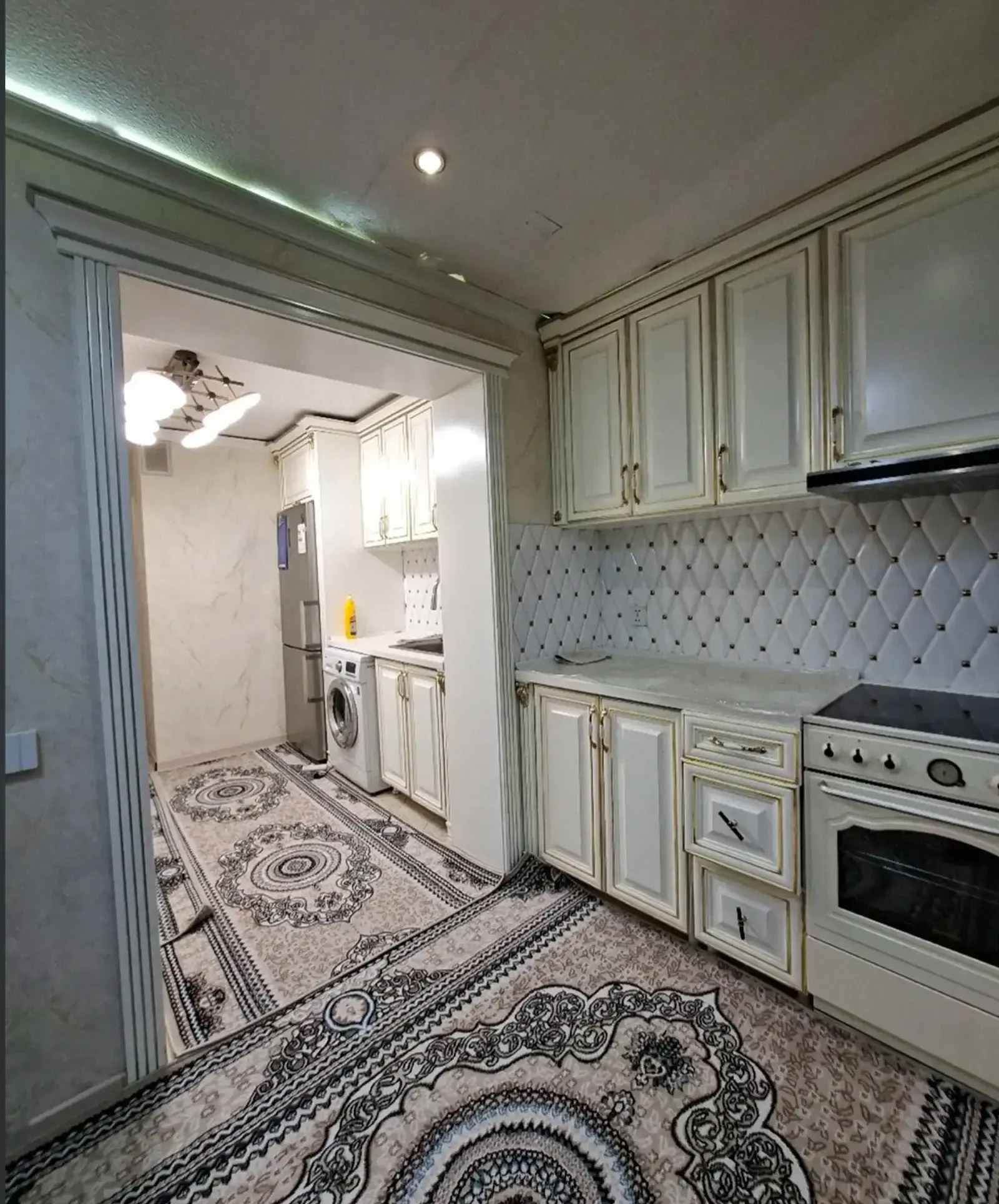 2-комн. квартира, 1 этаж, 52м², сино