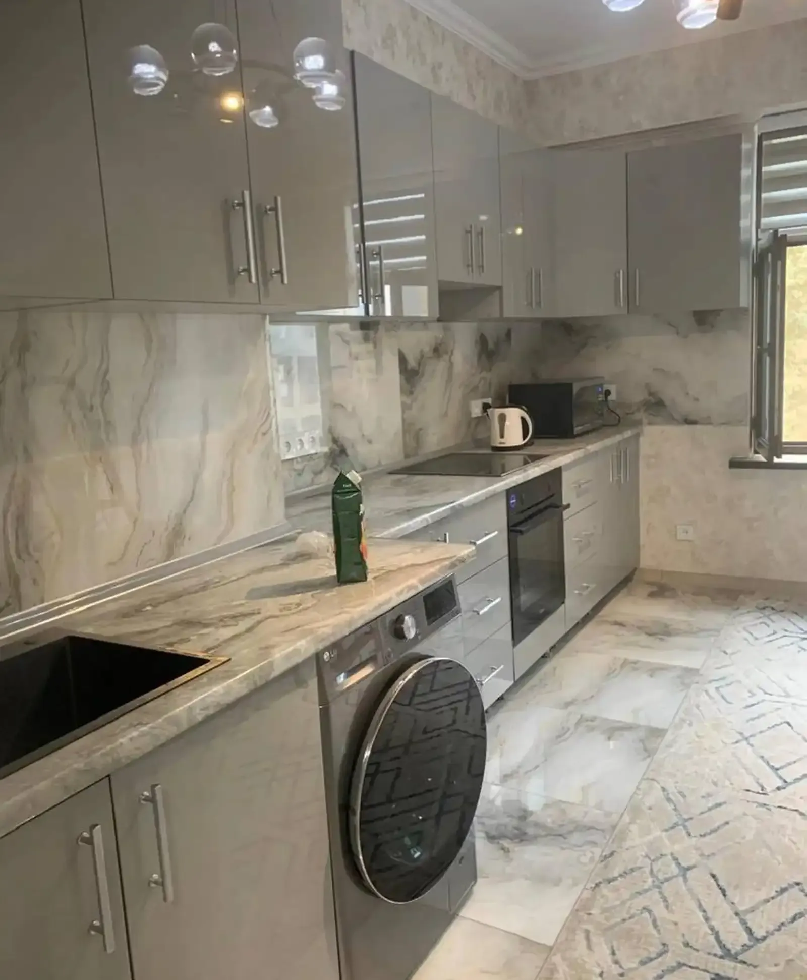 3-комн. квартира, 3 этаж, 91 м², Сино