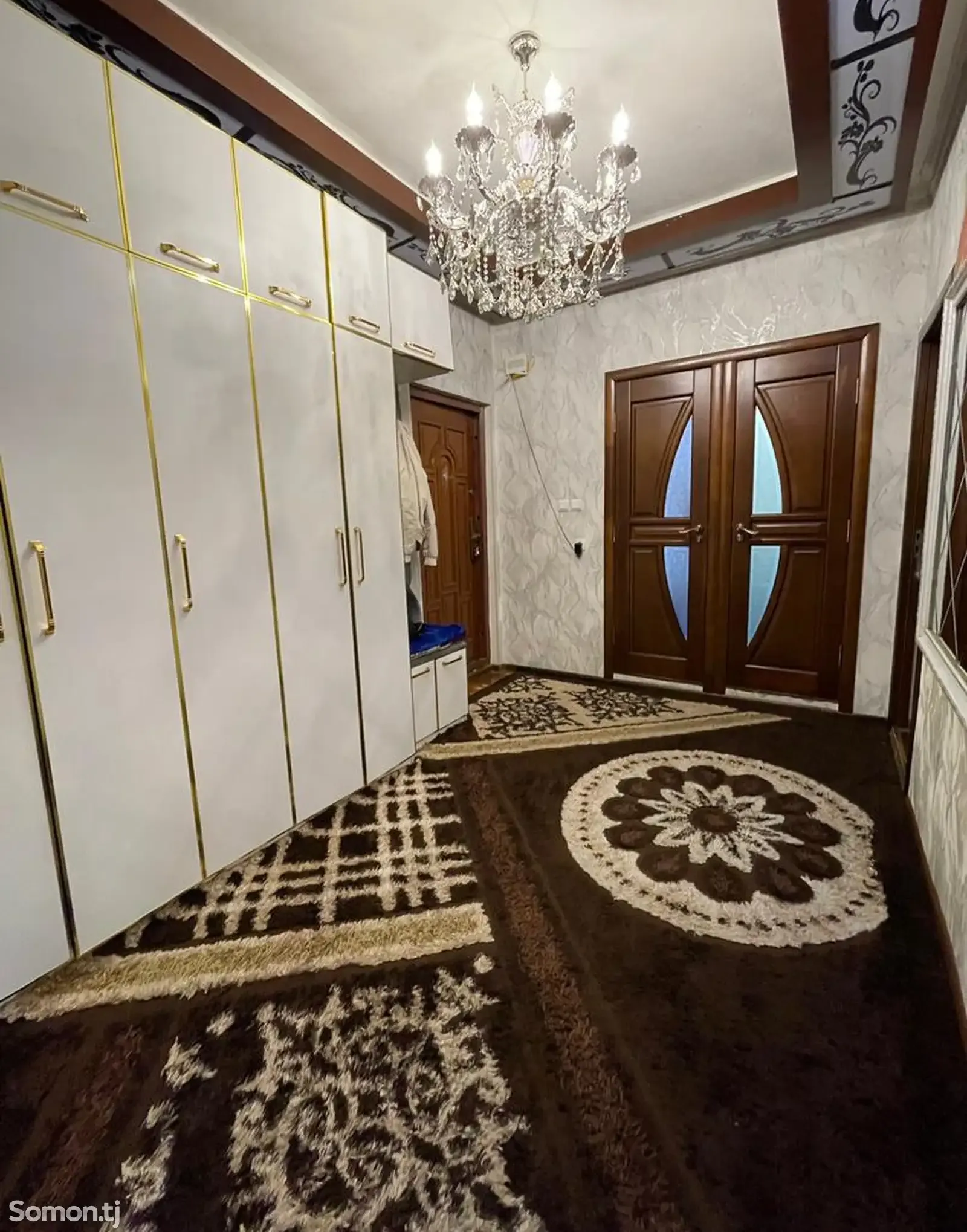 4-комн. квартира, 3 этаж, 90 м², Цирк, Профсоюз