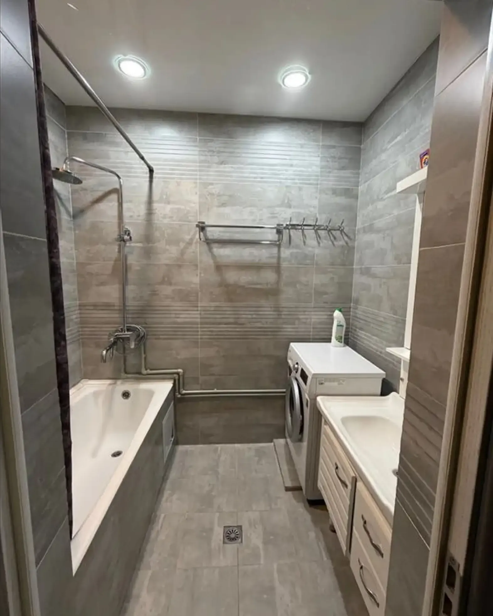 3-комн. квартира, 11 этаж, 100м², И.Сомони