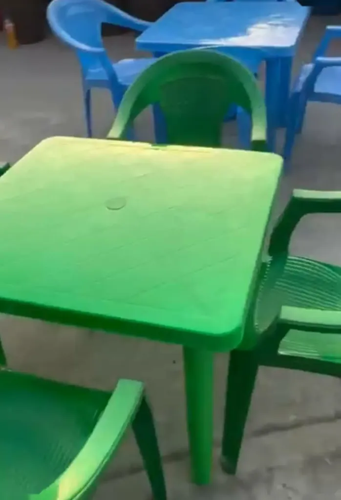 Стол и Стулья