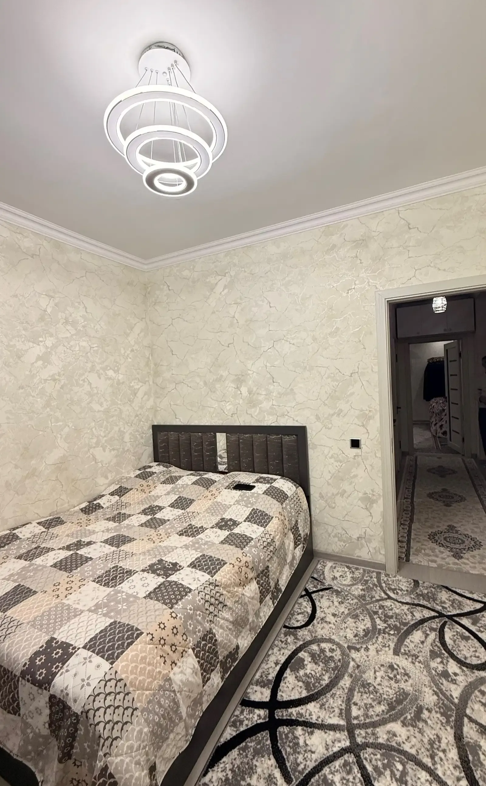 2-к квартира, 3 этаж, 42 м², Шохмансур