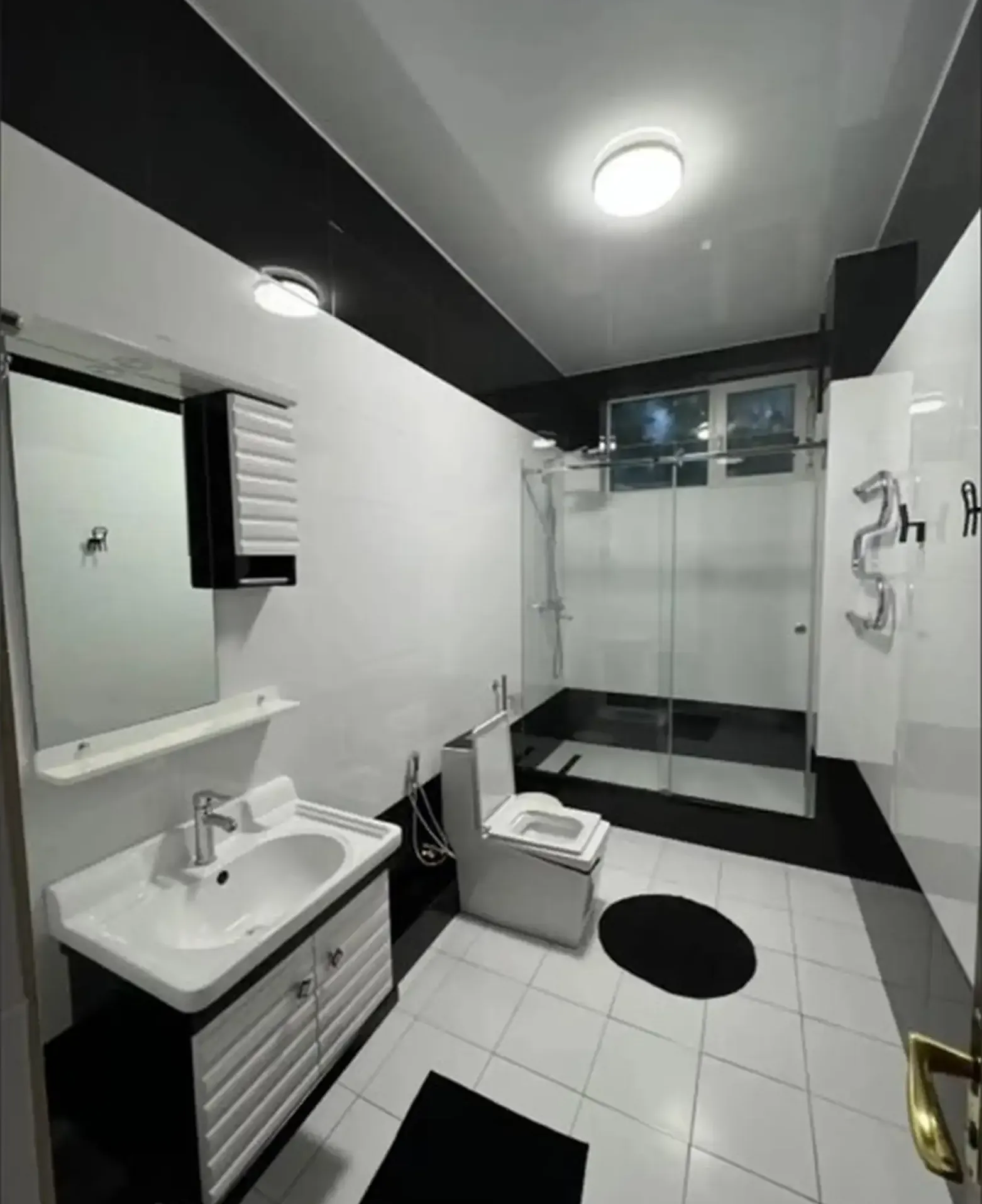 2-этажный, 12 комнатный дом, 450 м², И. Сомони