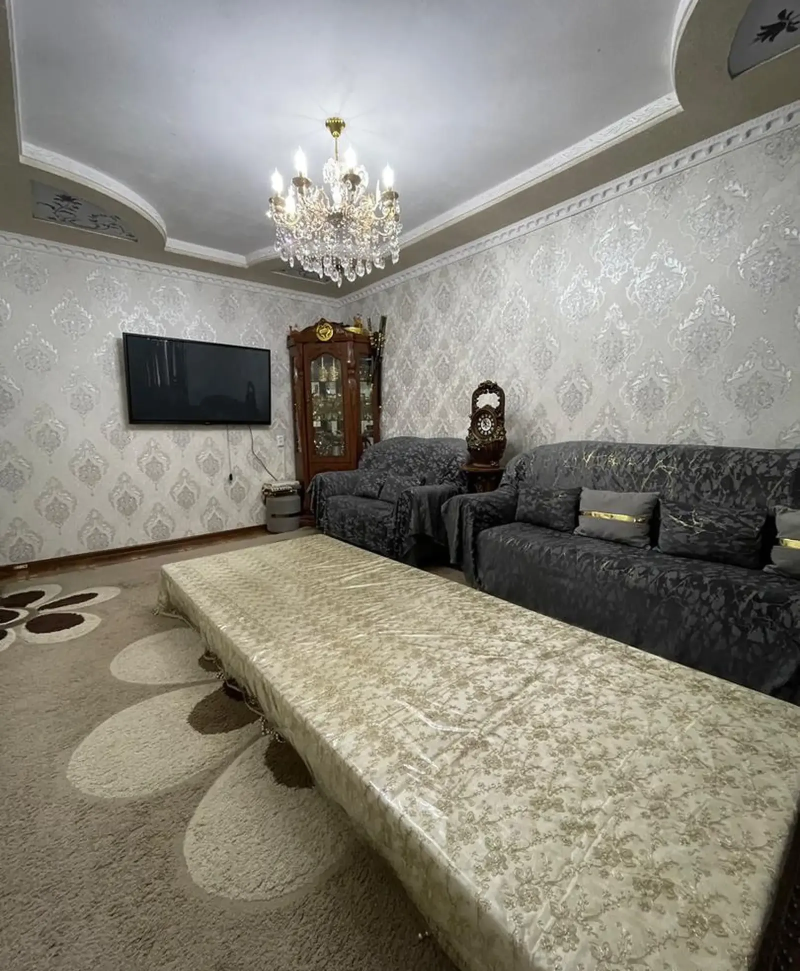 4-комн. квартира, 3 этаж, 90 м², Цирк, Профсоюз