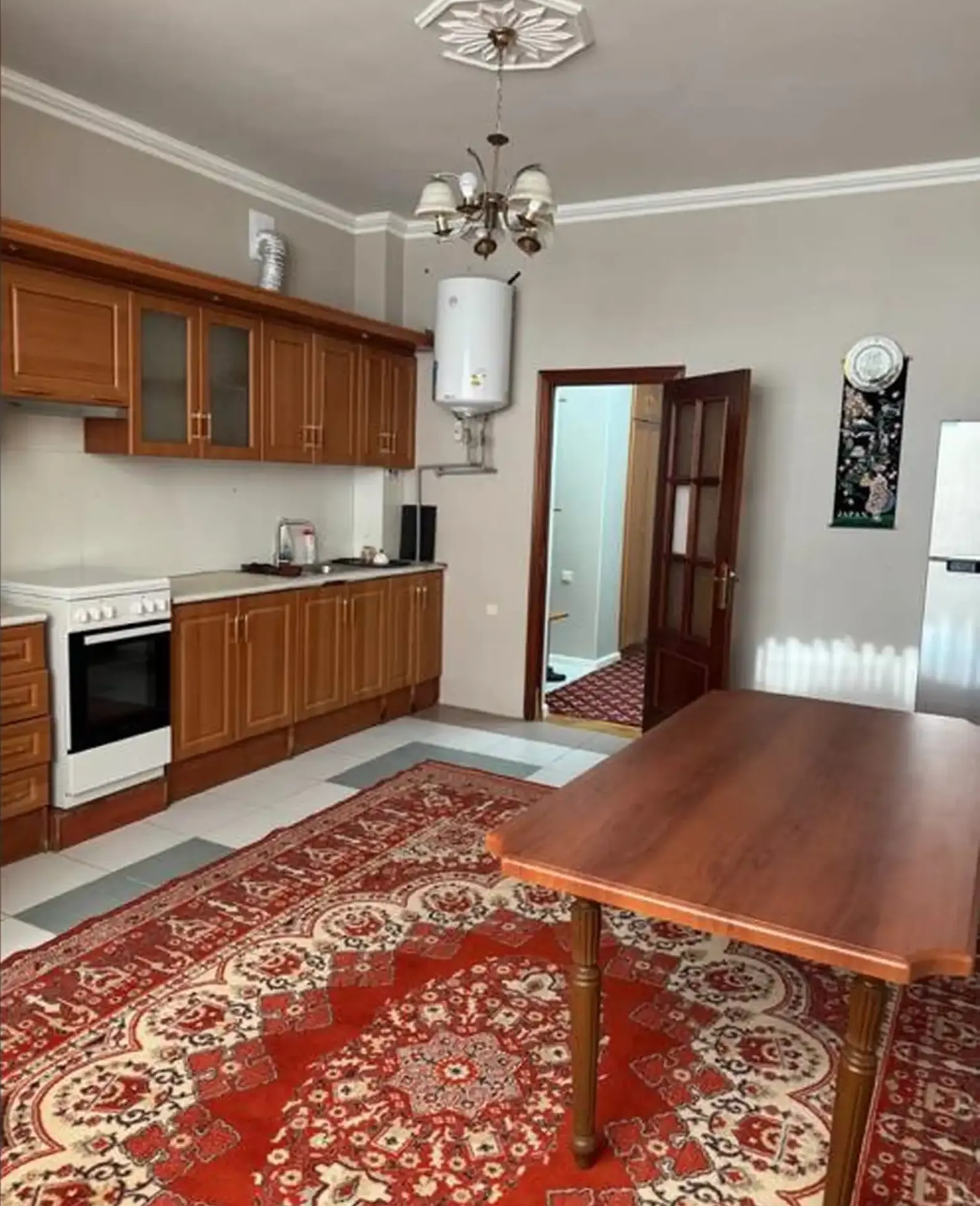 3-комн. квартира, Цокольный этаж, 110м², Шохмансур