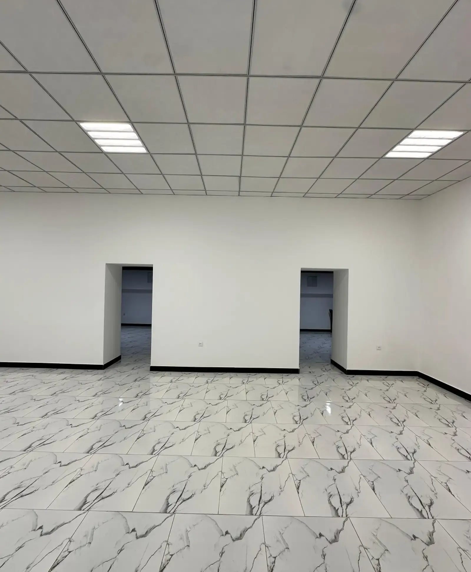 Помещение под свободное назначение, 200м², Перекрёсток Суд Шохмансур Дом Зирбак