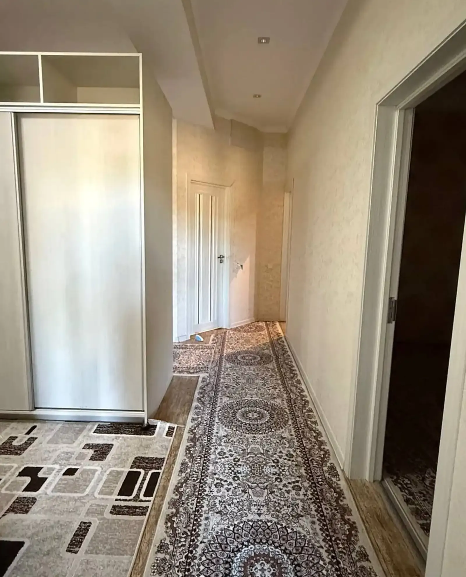 3-комн. квартира, 9 этаж, 90 м², Исмоили Сомони, Мехргон